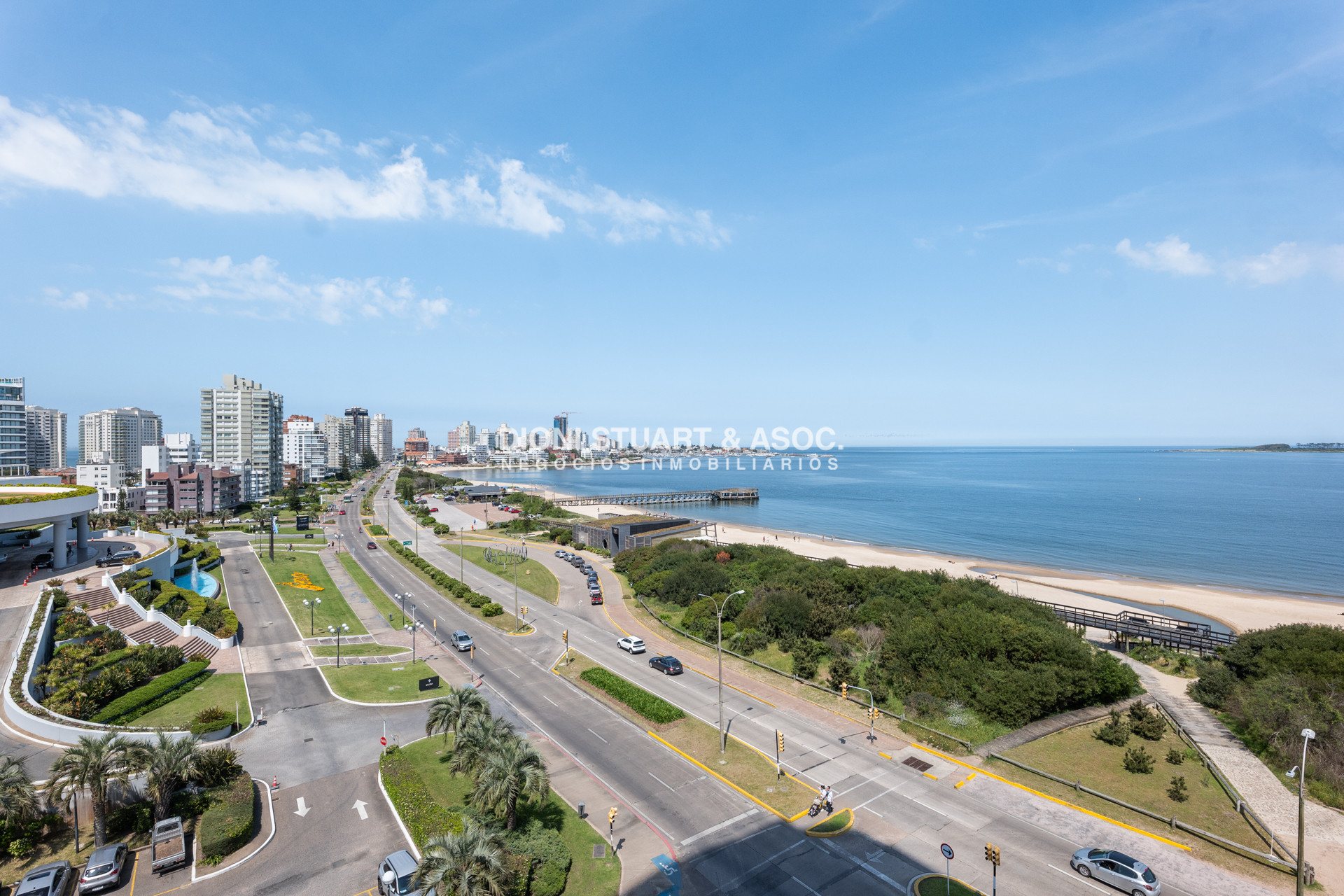 Apartamento ID.800 - MILLENIUM TOWER EN ALQUILER DE TEMPORADA - 3 DORMITORIOS EN SUITE + DEP. - LA MEJOR VISTA