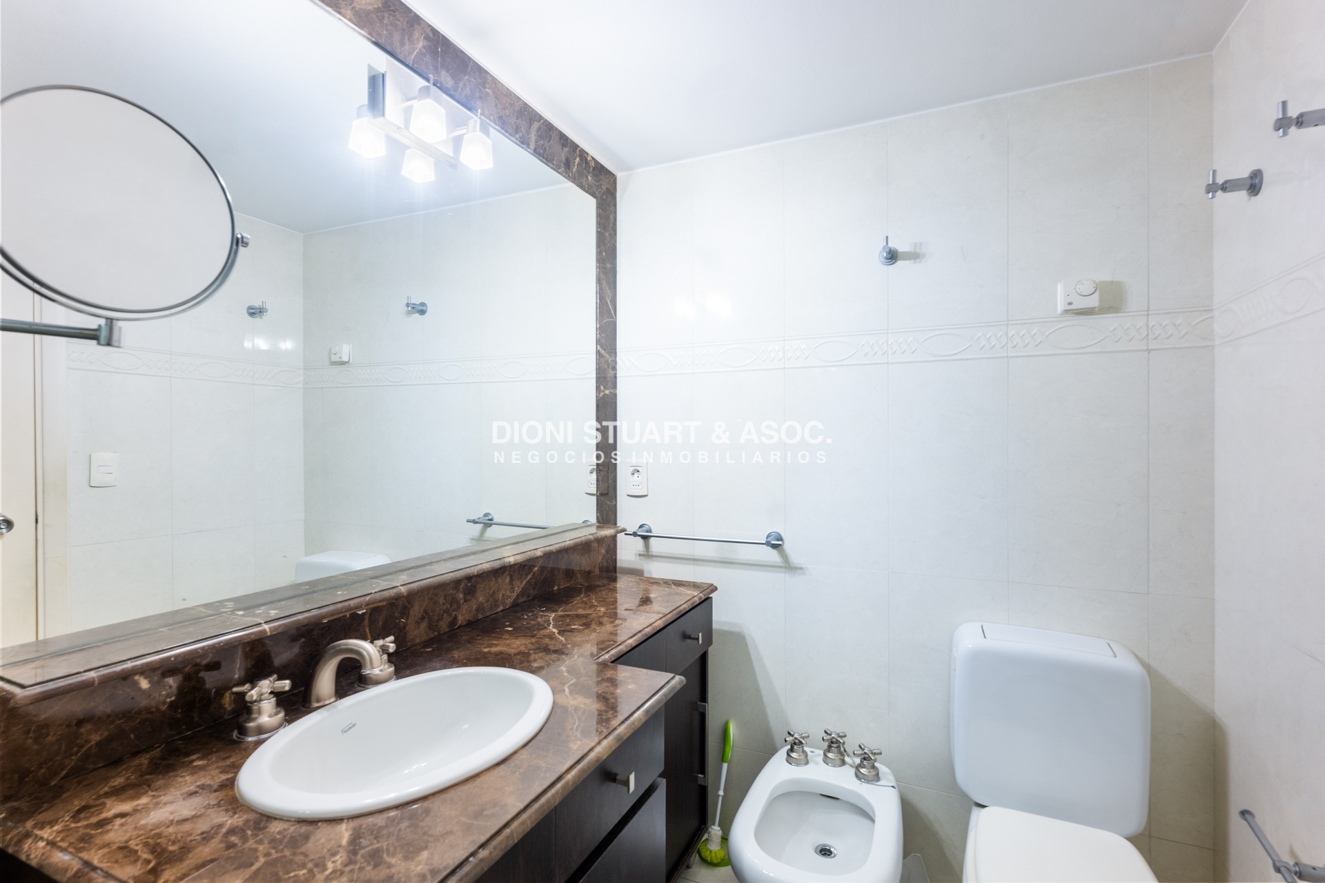 Apartamento ID.768 - DEPARTAMENTO EN VENTA FRENTE AL MAR EN TORRE JEFFERSON - 3 DORMITORIOS + DEPENDENCIA -  RECICLADO - COMPLEJO LINCOLN CENTER