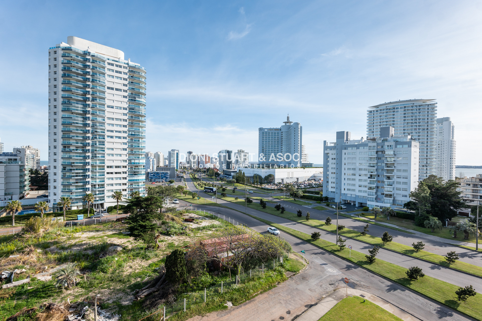 Apartamento ID.1114 - VENTA APARTAMENTO 3 DORMITORIOS EN SUITE - ALEXANDER BOULEVARD ESQUINERO 