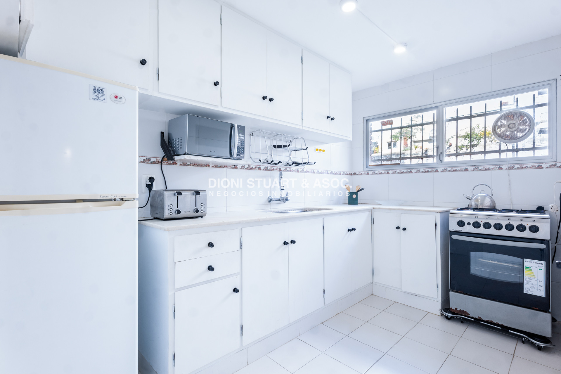 Apartamento ID.1124 - VENTA APRTAMENTO 3 DORMITORIOS PLAYA MANSA - EDIFICIO CIVITAVECCHIA