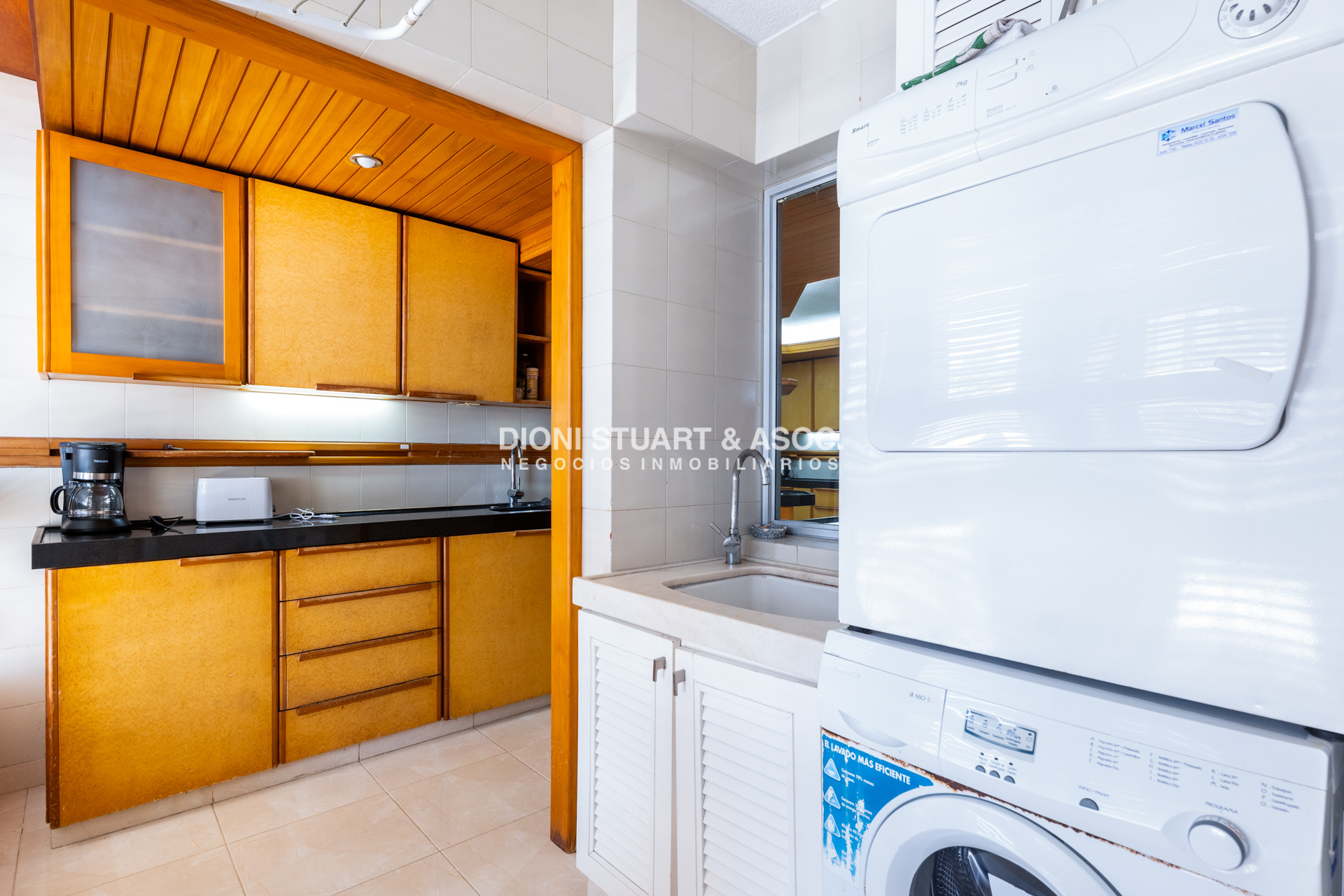 Apartamento ID.921 - DEPARTAMENTO EN ALQUILER ANUAL O DE TEMPORADA - 4 DORMITORIOS Y DEPENDENCIA - CON PARRILLERO - EDIFICIO EL TORREON - PLAYA MANSA