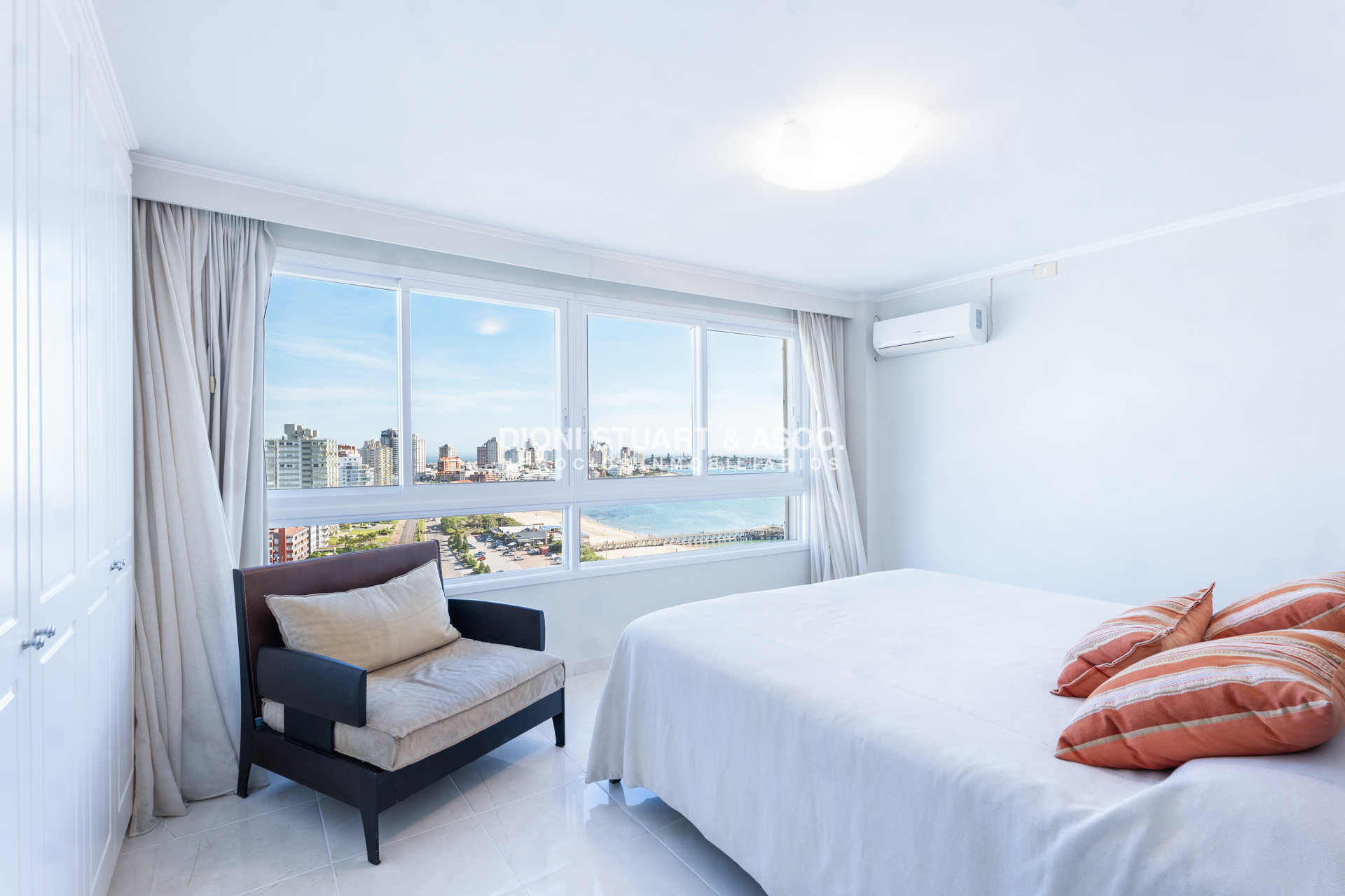 Apartamento ID.56 - VENTA APARTAMENTO MILLENIUM TOWER - 3 DORMITORIOS EN SUITE + DEPENDENCIA - ESQUINERO