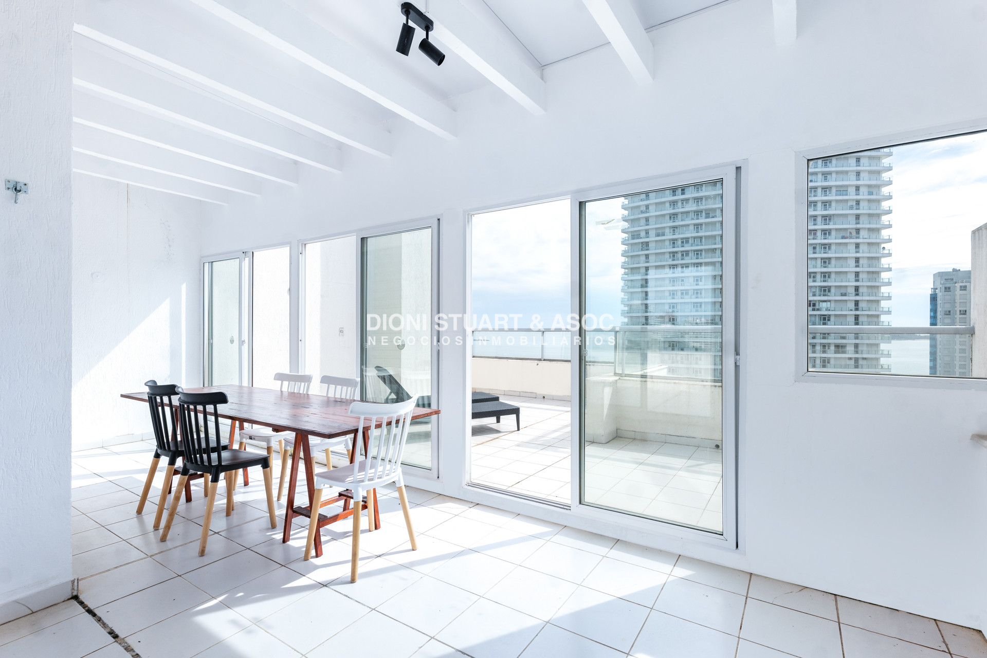 Apartamento ID.1149 - VENTA APARTAMENTO 3 DORMITORIOS CON BARBACOA PENT HOUSE DUPLEX PLAYA MANSA