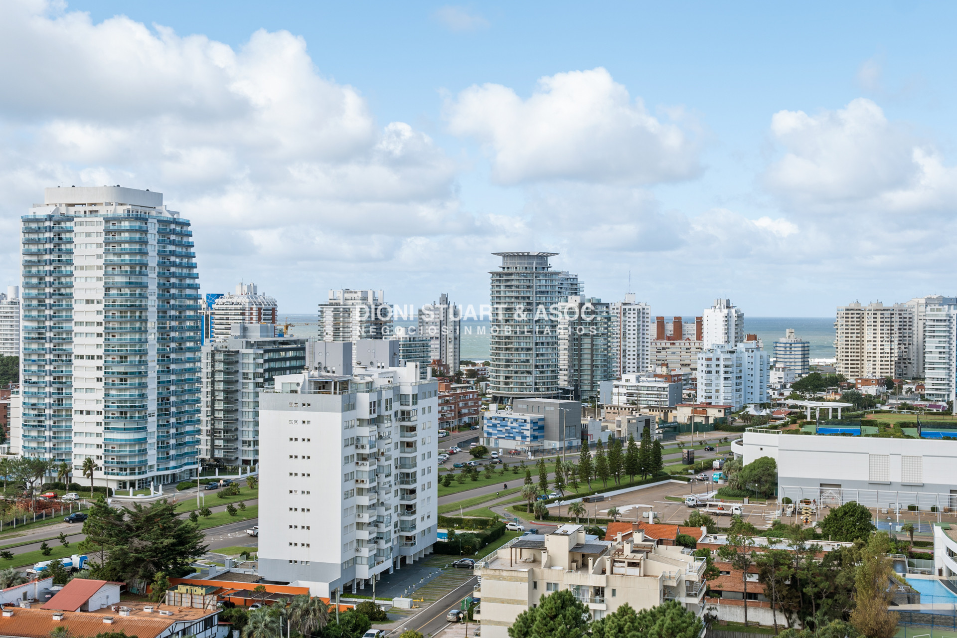 Apartamento ID.661 - Apartamento en Alquiler Invernal - Anual - Temporada - Edificio Miami Boulevard I - Playa Mansa - Punta del Este