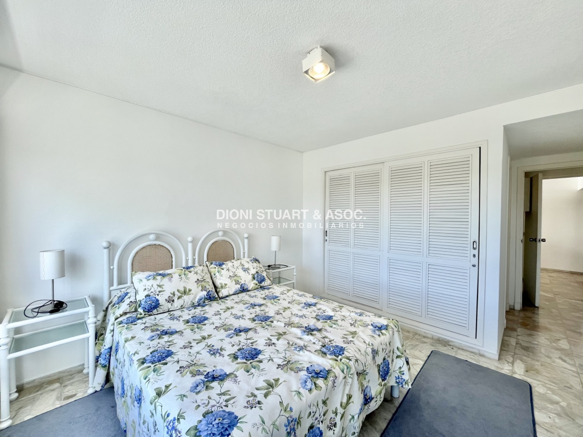 Apartamento ID.206 - Alquiler de Invierno Año 2025 - 2 Dormitorios y Medio + 2 Baños - Vista al Mar - Piscina Climatizada - Complejo Lincoln Center