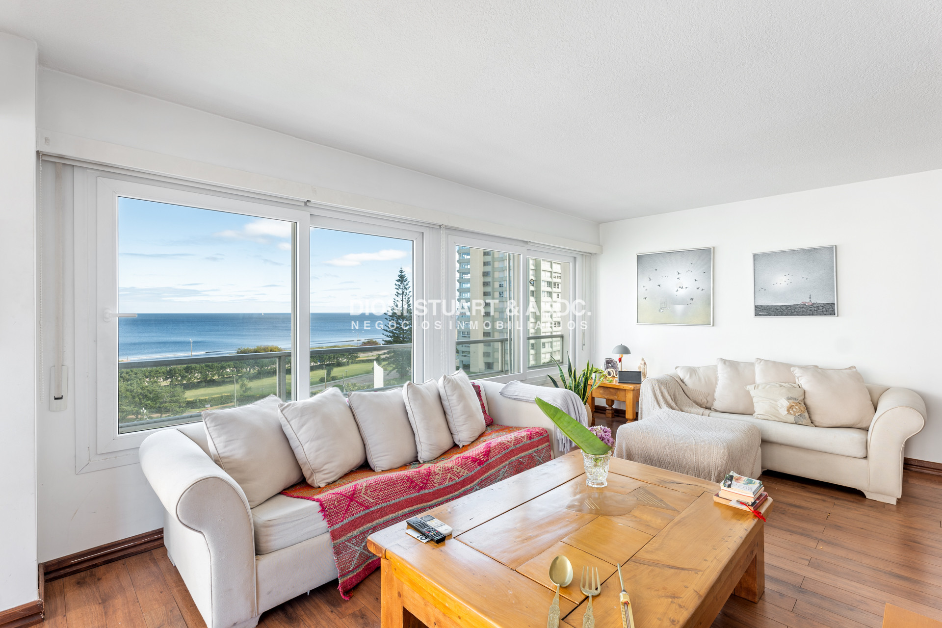 Apartamento ID.665 - DEPARTAMENTO EN VENTA EN PLAYA MANSA - 3 DORM Y DEP. - RECICLADO - COMPLEJO LINCOLN CENTER - TORRE JEFFERSON