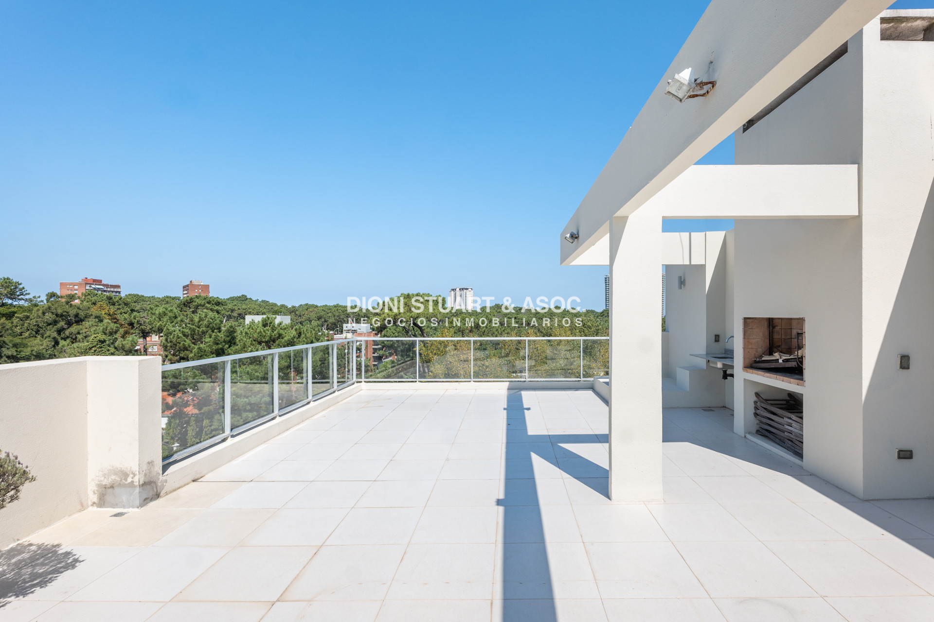 Apartamento ID.925 - DEPARTAMENTO PENT HOUSE EN VENTA - 3 DORM Y DEP. - PARRILLERO - PLAYA MANSA