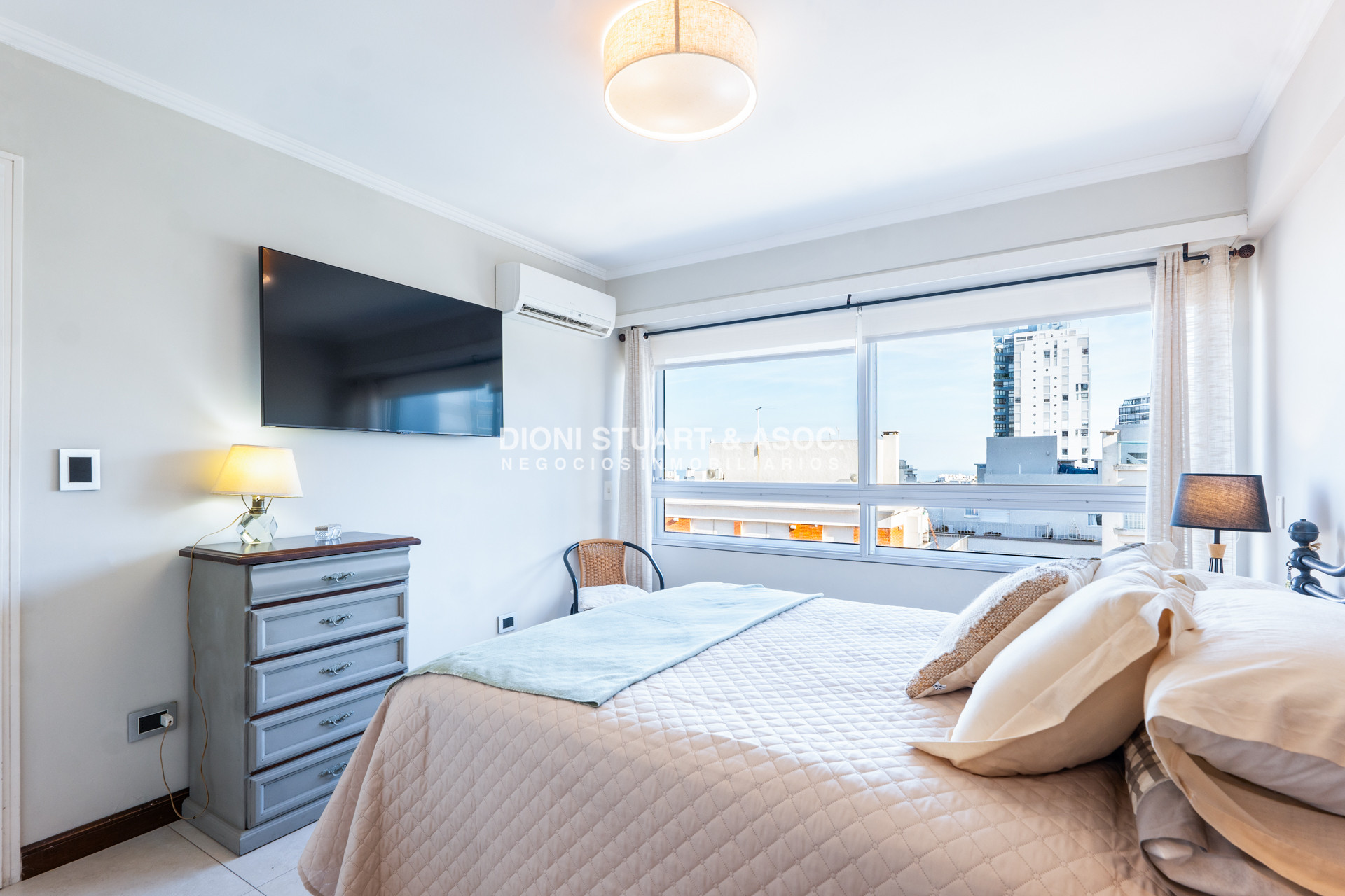 Apartamento ID.962 - APARTAMENTO EN VENTA 2 DORMITORIOS RECICLADO EN EDIFICIO VAN GOOGH - PENINSULA PUNTA DEL ESTE