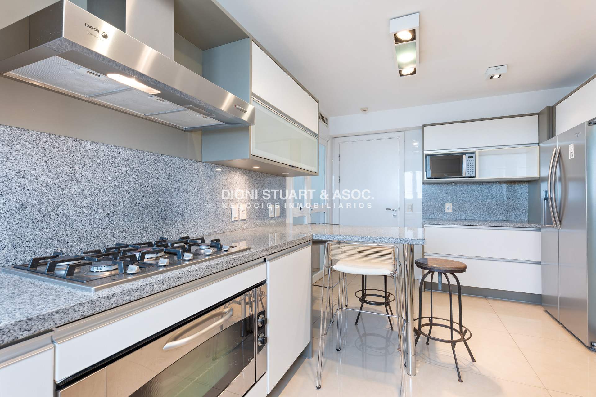 Apartamento ID.223 - TORRE AQUARELA - PENT HOUSE TRIPLEX - ESQUINA PUNTA BALLENA