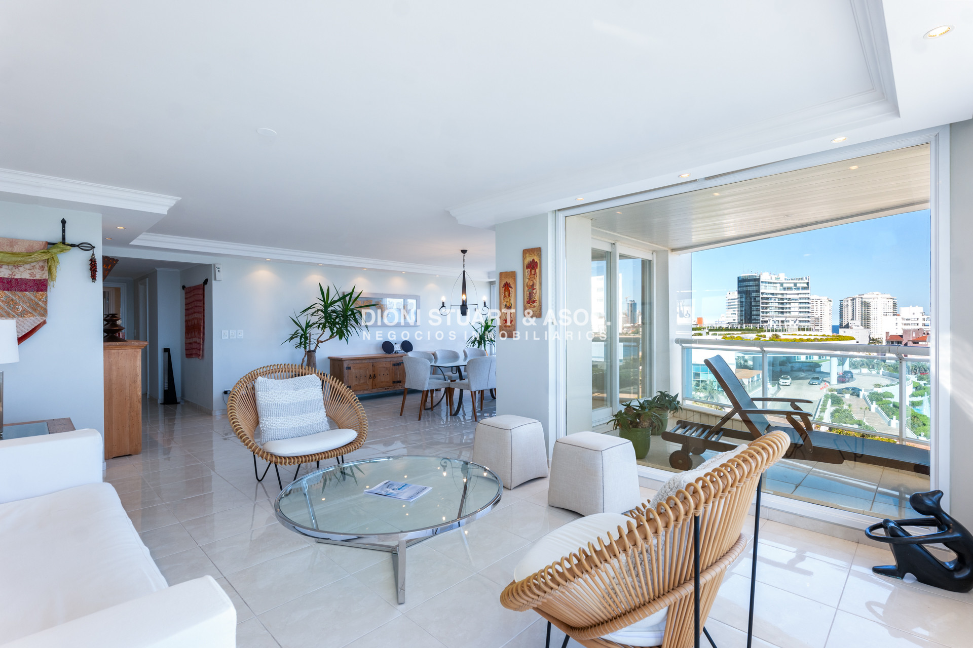 Apartamento ID.949 - DEPARTAMENTO ESQUINERO EN VENTA EN MILLENIUM TOWER PLAYA MANSA - 3 DORMITORIOS EN SUITE + DEPENDENCIA