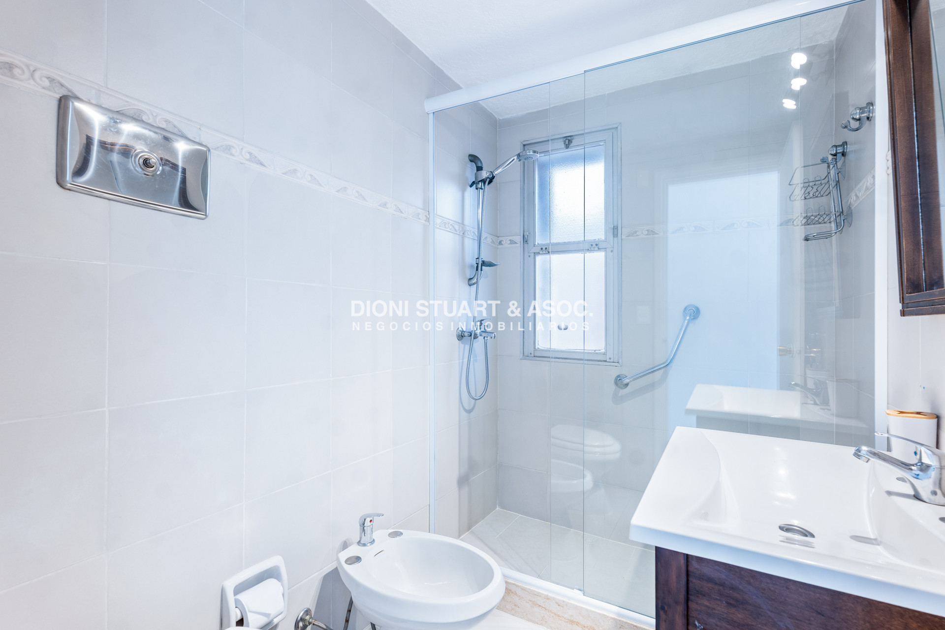 Apartamento ID.1124 - VENTA APRTAMENTO 3 DORMITORIOS PLAYA MANSA - EDIFICIO CIVITAVECCHIA