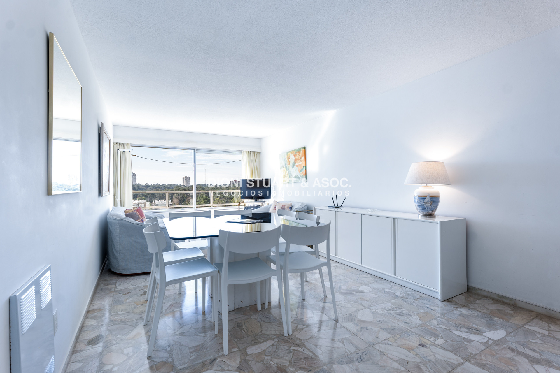 Apartamento ID.1046 - VENTA APARTAMENTO 2 DORMITORIOS Y MEDIO - PLAYA MANSA - COMPLEJO LINCOLN CENTER
