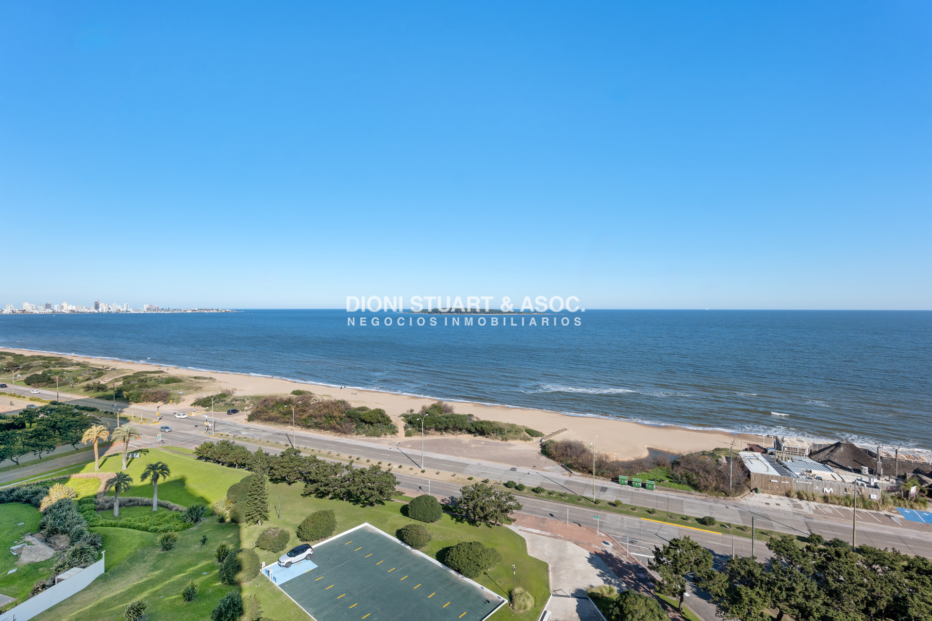 Apartamento ID.297 - APARTAMENTO EN ALQUILER DE 3 DORMITORIOS FRENTE AL MAR PLAYA MANSA TORRE WASHINGTON COMPLEJO LINCOLN CENTER