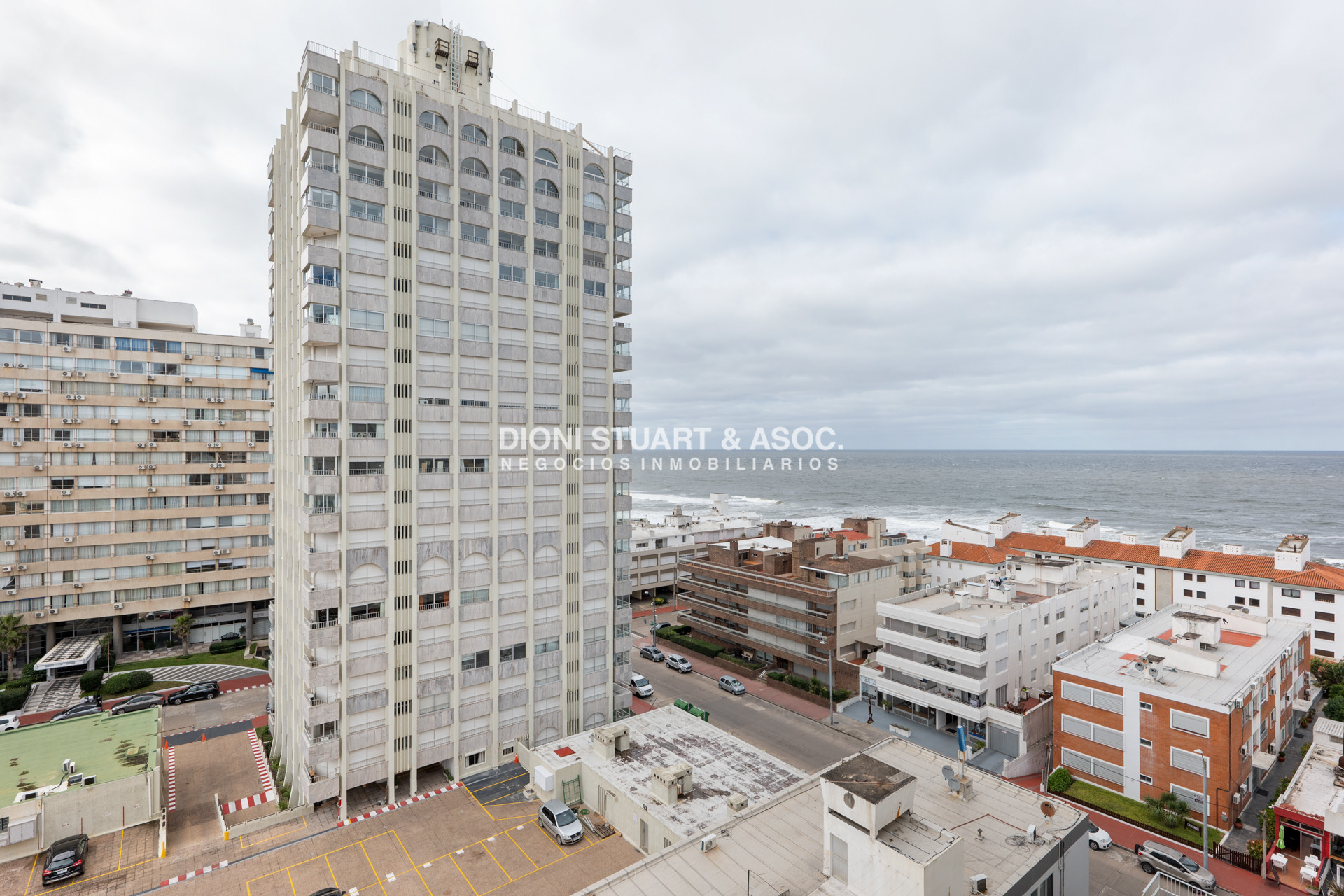 Apartamento ID.681 - Apartamento En Venta - En Gorlero - Peninsula - 2 Dormitorios - Edificio Michelangelo