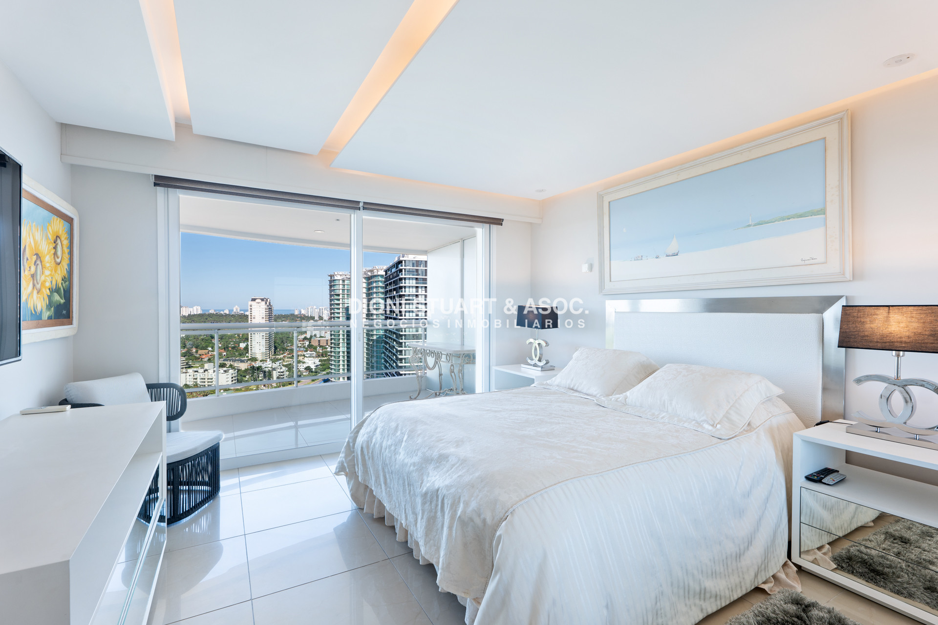 Apartamento ID.651 - Edificio Aquarela  - 2 Dormitorios en Suite + Dependencia