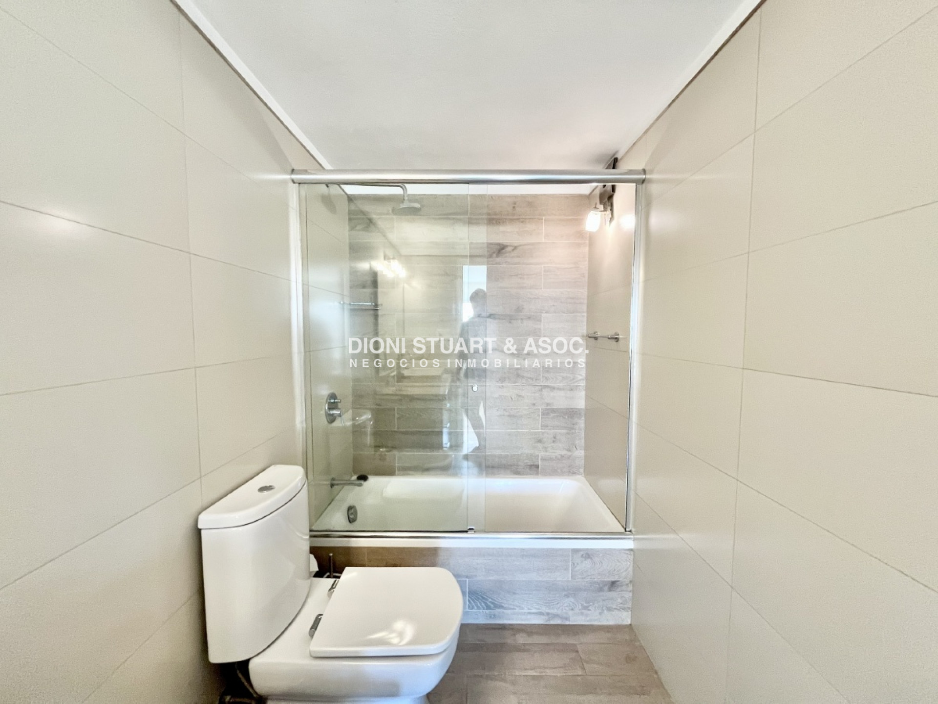 Apartamento ID.34 - APARTAMENTO DE 3 DORMITORIOS EN ALQUILER COMPLEJO LINCOLN CENTER TORRE WASHINGTON PLAYA MANSA TODOS LOS AMENITIES