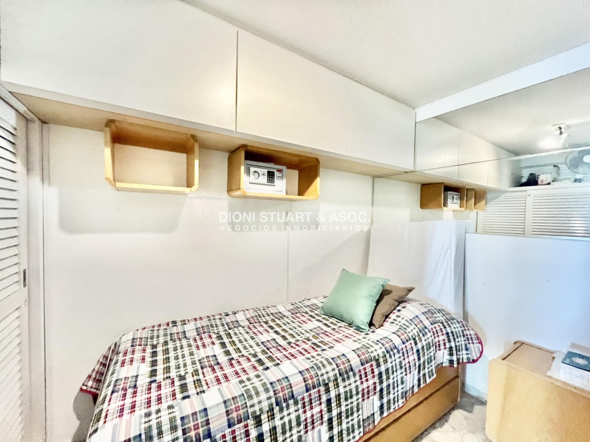 Apartamento ID.215 - APARTAMENTO EN ALQUILER 3 DORMITORIOS FRENTE AL MAR PLAYA MANSA - COMPLEJO LINCOLN CENTER