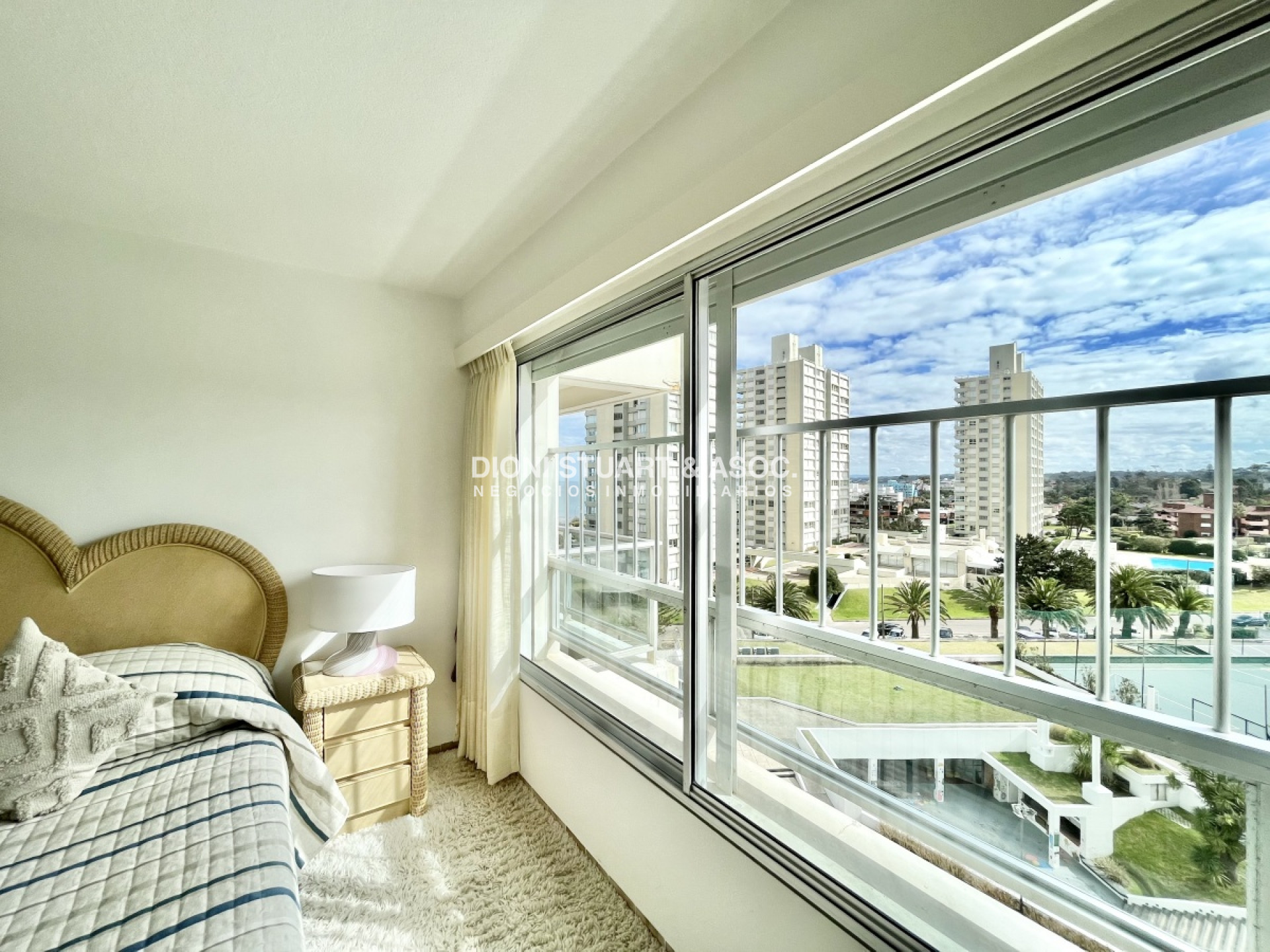 Apartamento ID.37 - Departamento en Venta - 3 Dormitorios + Dependencia - Complejo Lincoln Center - Playa Mansa - Punta del Este