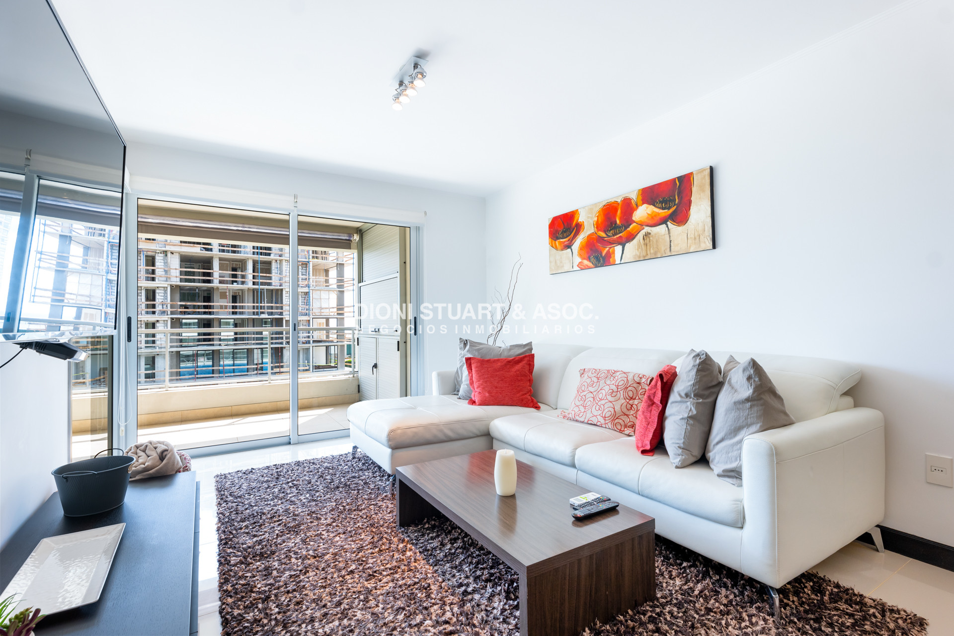 Apartamento ID.860 - APARTAMENTO EN VENTA EN PLAYA MANSA DE 2 DORMITORIOS CON PARRILLERO - EDIFICIO MONET