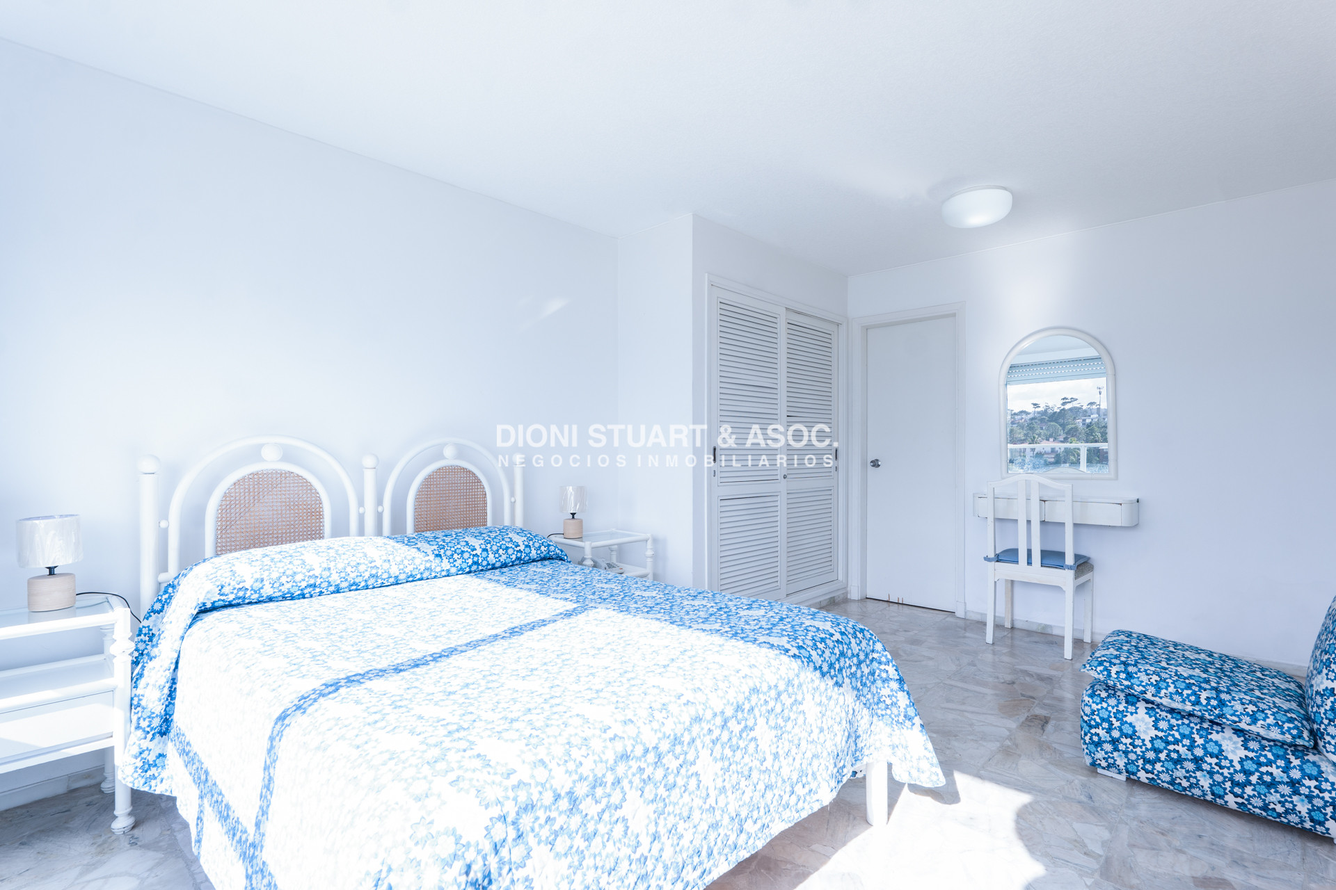 Apartamento ID.1059 - ALQUILER APARTAMENTO 3 DORMITORIOS FRENTE AL MAR PLAYA MANSA - COMPLEJO LINCOLN CENTER