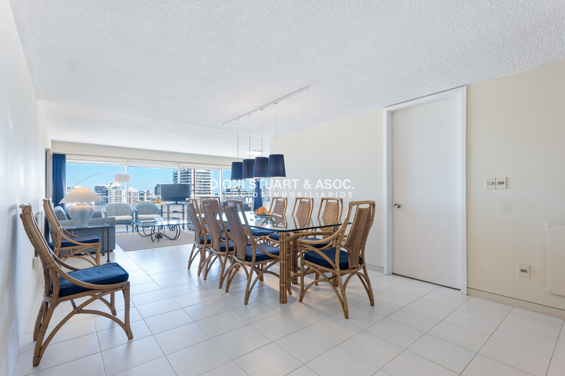 Apartamento ID.634 - Tiburon 2 - Piso Alto Lateral - 3 Dorm + Dep.