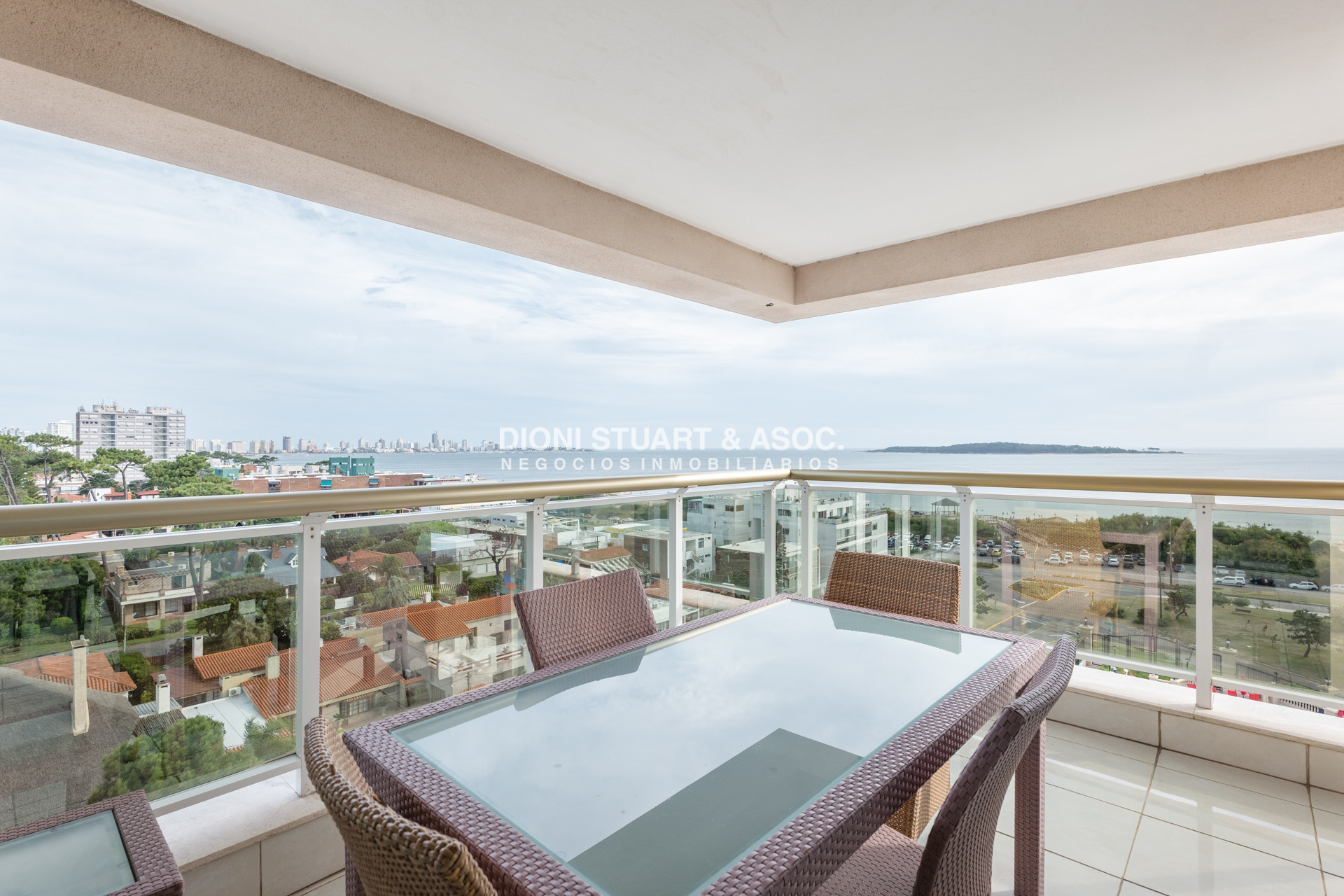 Apartamento ID.902 - DEPARTAMENTO EN VENTA EN LE JARDIN - ESQUINERO - 3 DORMITORIOS EN SUITE