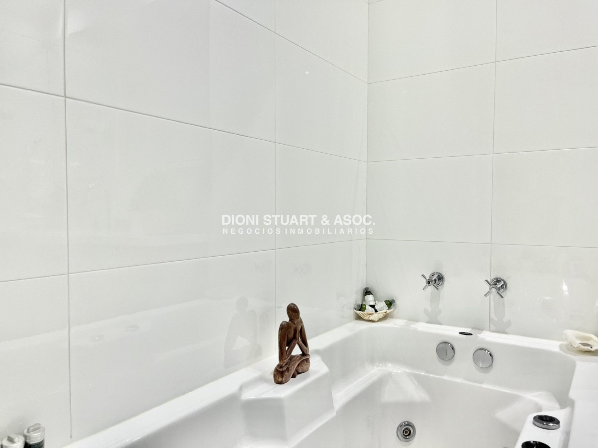 Apartamento ID.116 - Torre Lobos  -  Esquinero - En Venta