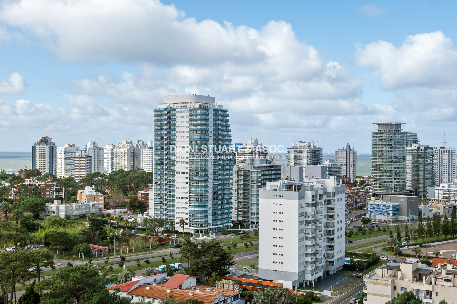 Apartamento ID.661 - Apartamento en Alquiler Invernal - Anual - Temporada - Edificio Miami Boulevard I - Playa Mansa - Punta del Este