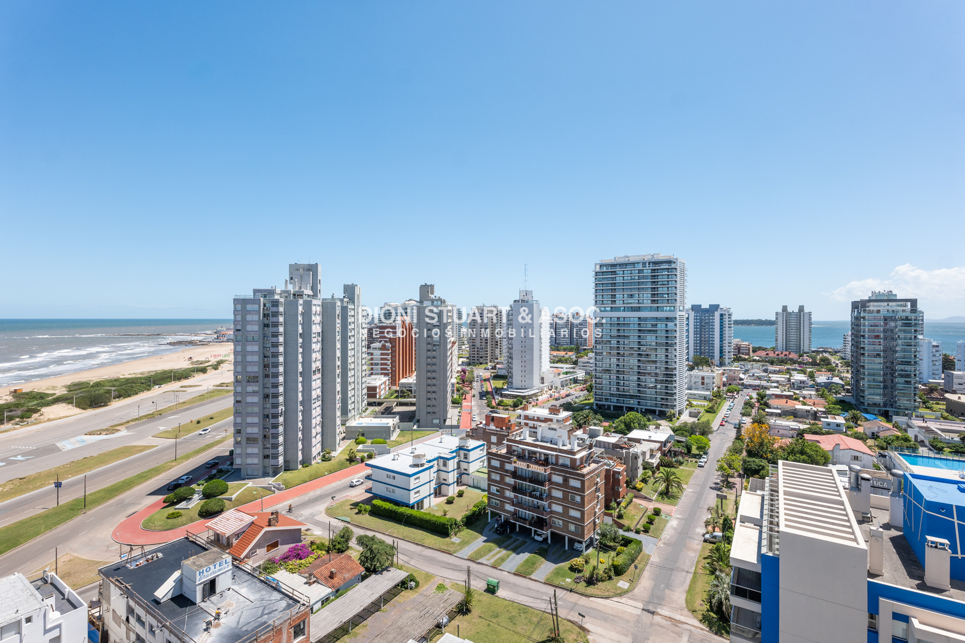 Apartamento ID.864 - APARTAMENTO A ESTRENAR EN PLAYA BRAVA PUNTA DEL ESTE - 2 DORMITORIOS - EDIF. SIGLO SOL II - BAJAS EXPENSAS