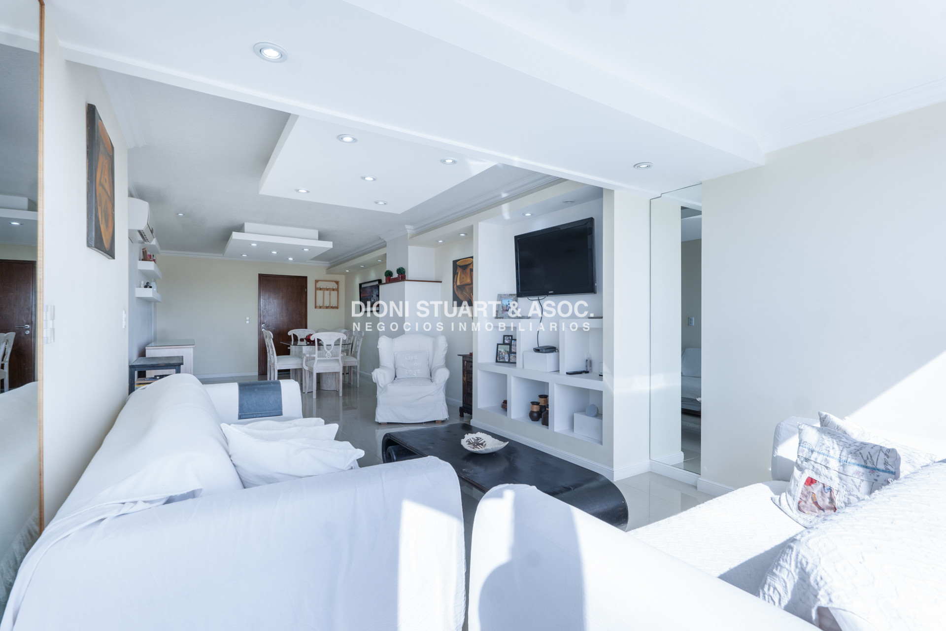 Apartamento ID.1047 - VENTA APARTAMENTO 2 DORMITORIOS ROOSEVELT RECICLADO - LA MEJOR ORIENTACIÓN SOLAR - PARQUEMAR ROOSEVELT