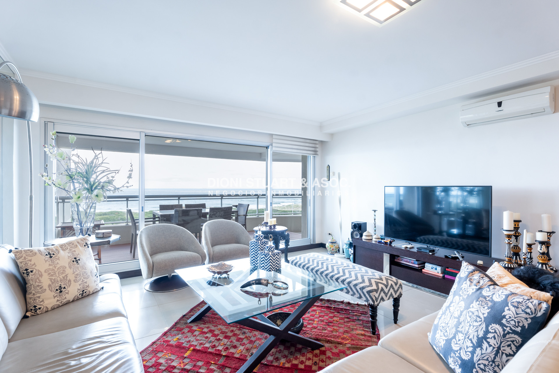 Apartamento ID.939 - TORRE LOBOS DEPARTAMENTO CENTRAL EN VENTA DE 3 DORMITORIOS EN SUITE + DEP. SERV. - PRIMERA LINEA PLAYA BRAVA
