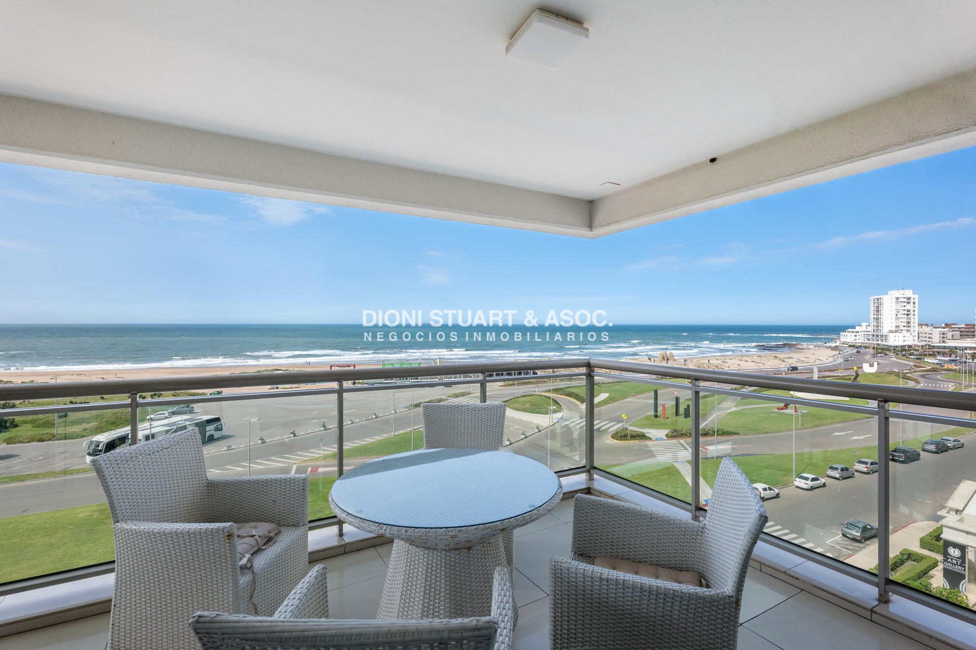 Apartamento ID.770 - IMPERIALE I DEPARTAMENTO EN VENTA - 3 DORMITORIOS EN SUITE + DEP. - ESQUINERO A PUNTA DEL ESTE