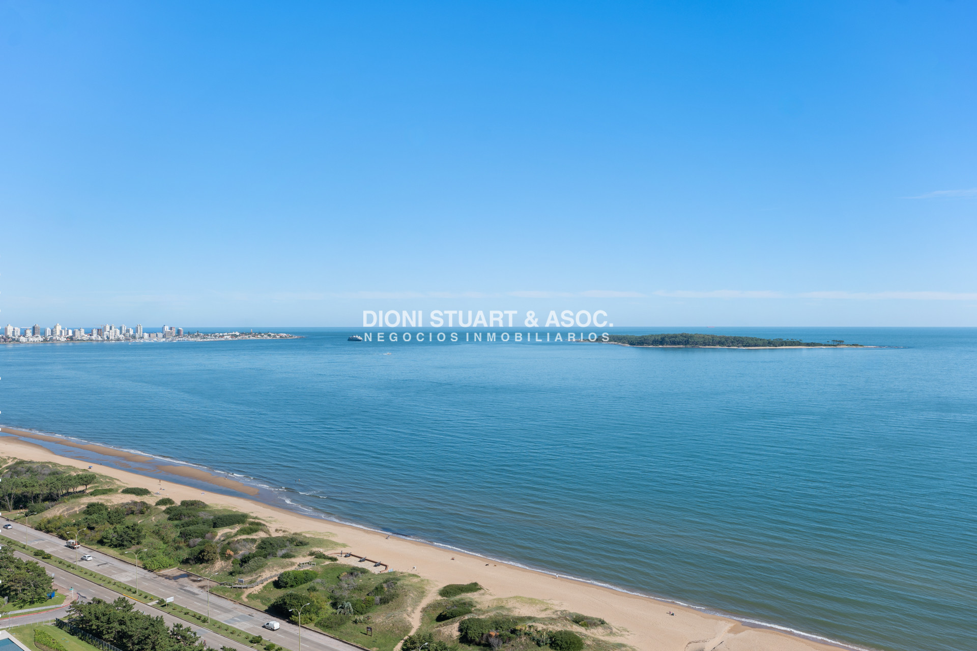 Apartamento ID.651 - Edificio Aquarela  - 2 Dormitorios en Suite + Dependencia