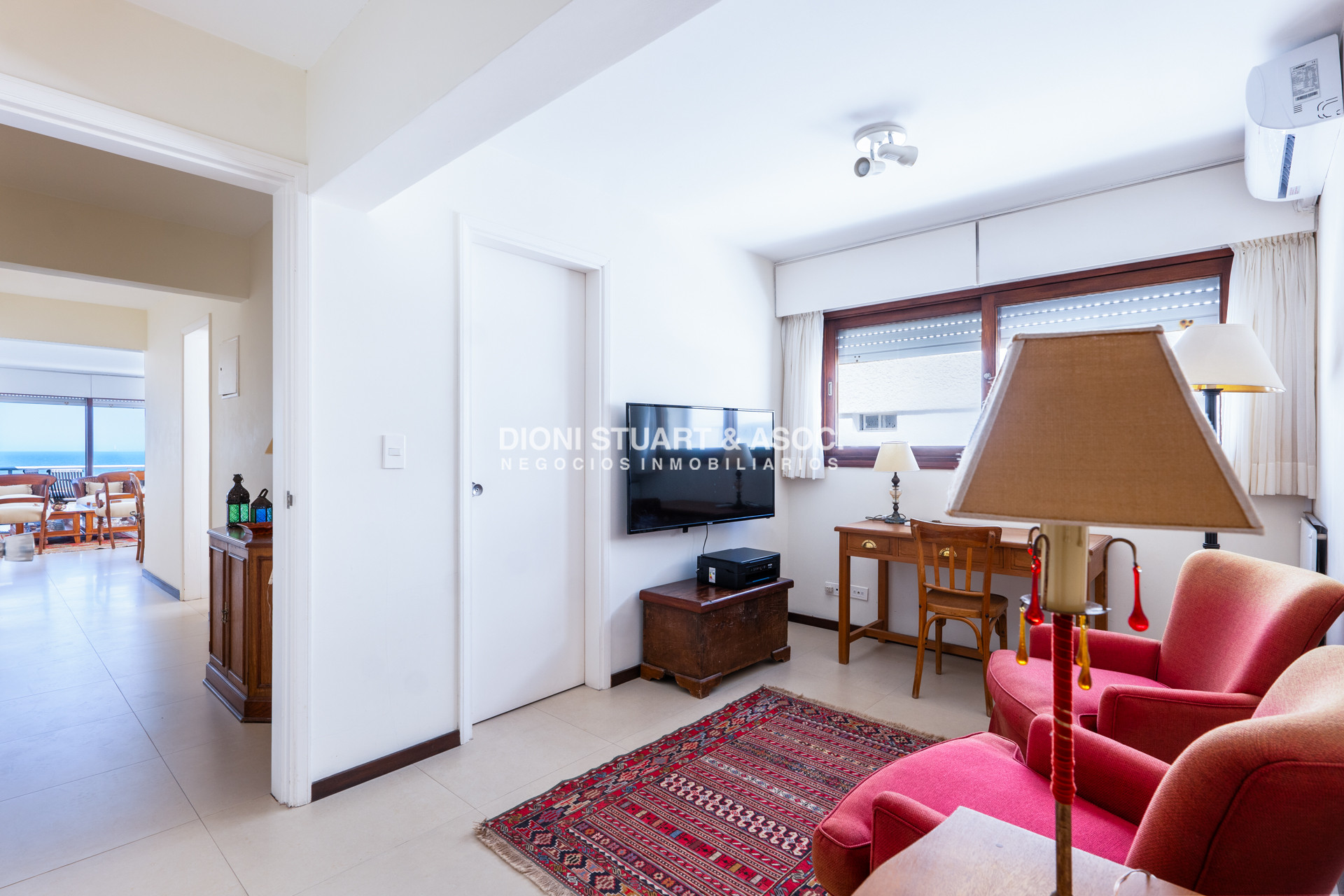 Apartamento ID.920 - DEPARTAMENTO EN VENTA FRENTE AL MAR - CON PARRILLERO - 3 DORMITORIOS - RECICLADO - PENINSULA - PUNTA DEL ESTE