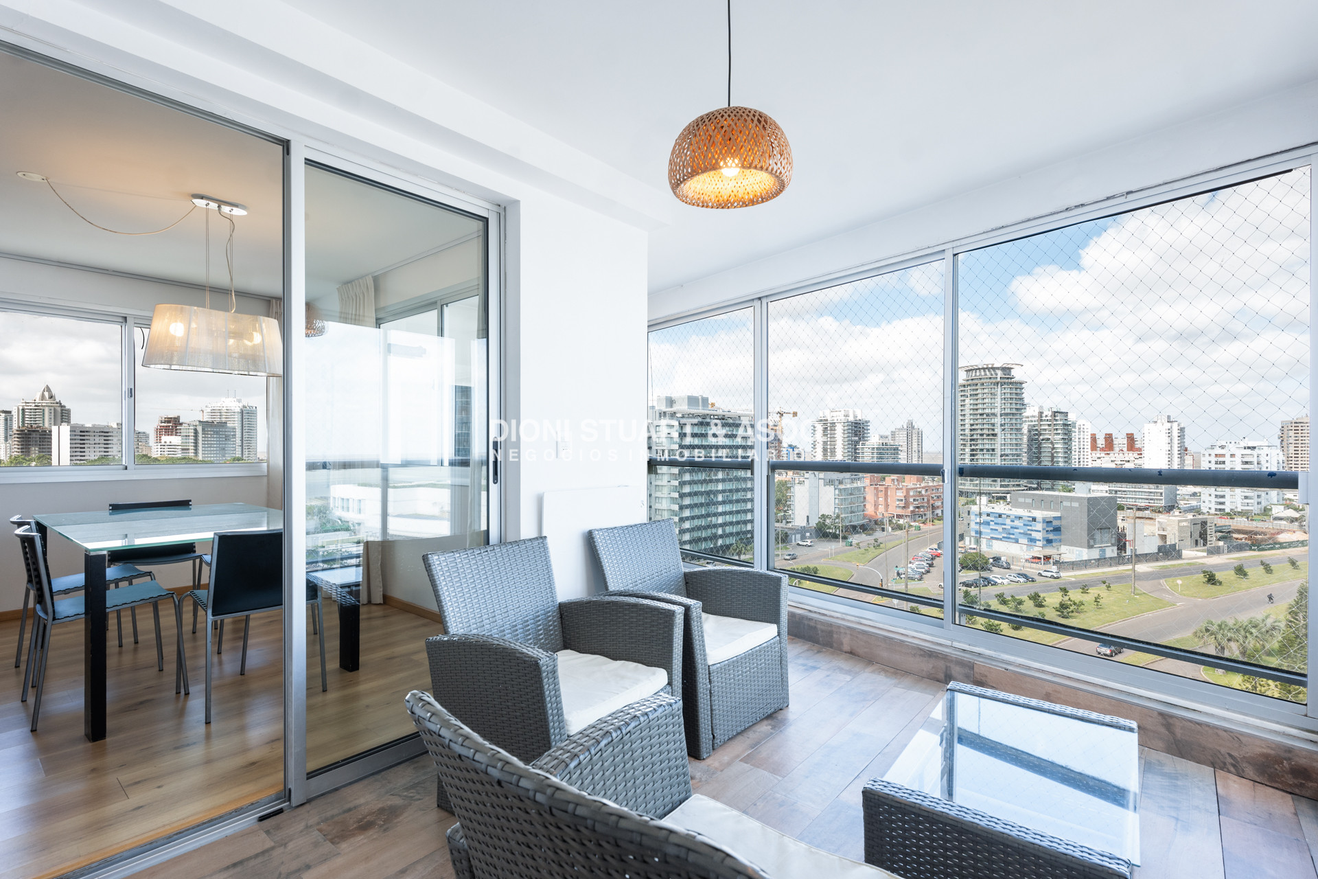 Apartamento ID.940 - DEPARTAMENTO EN VENTA CON PARRILLERO 3 DORMITORIOS RECICLADO - EDIFICIO CAP BRETON - PLAYA MANSA
