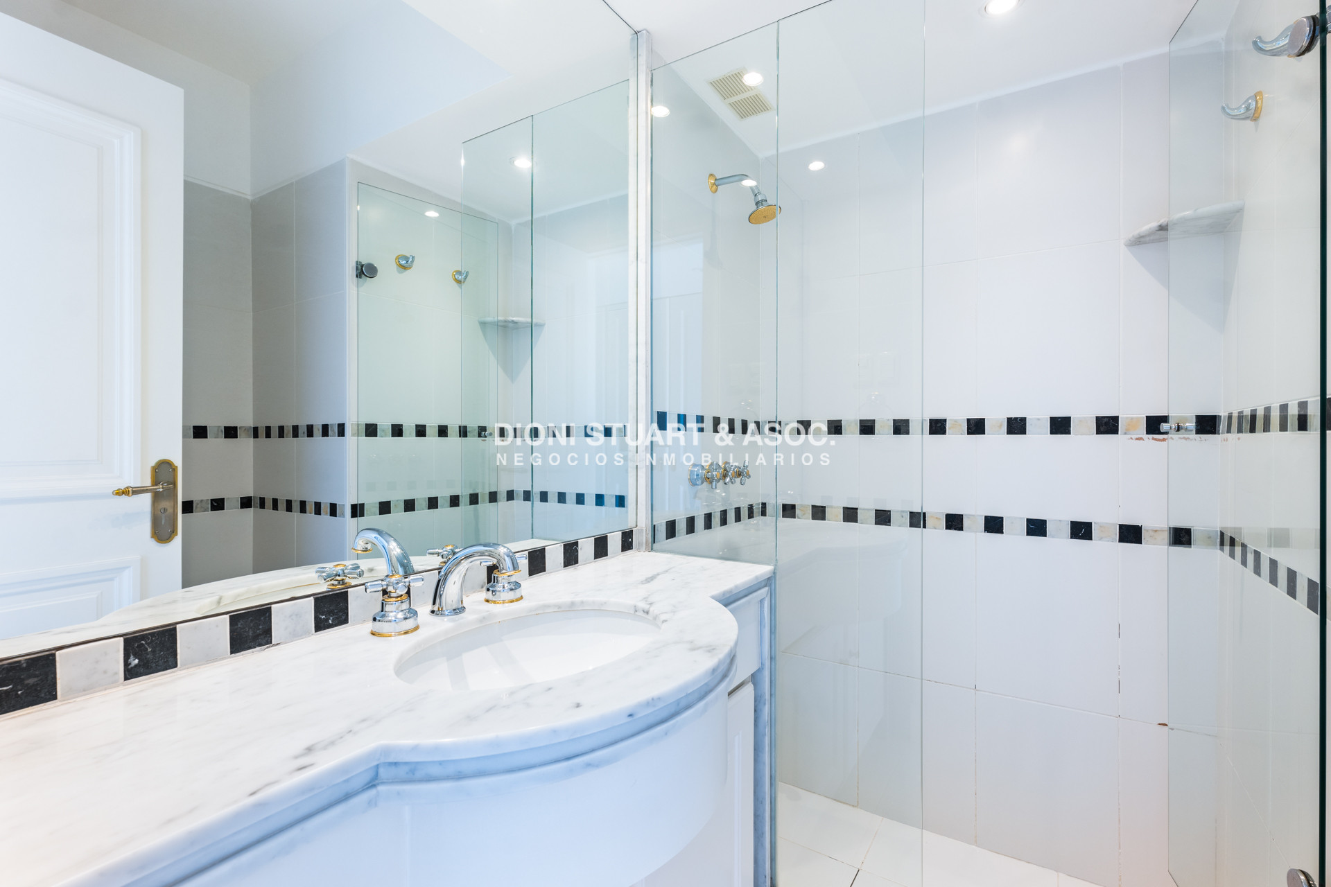 Apartamento ID.757 - PENT HOUSE EN VENTA PRIMERA LINEA BRAVA - EDIF. AGUAS AZULES - 5 DORM EN SUITE