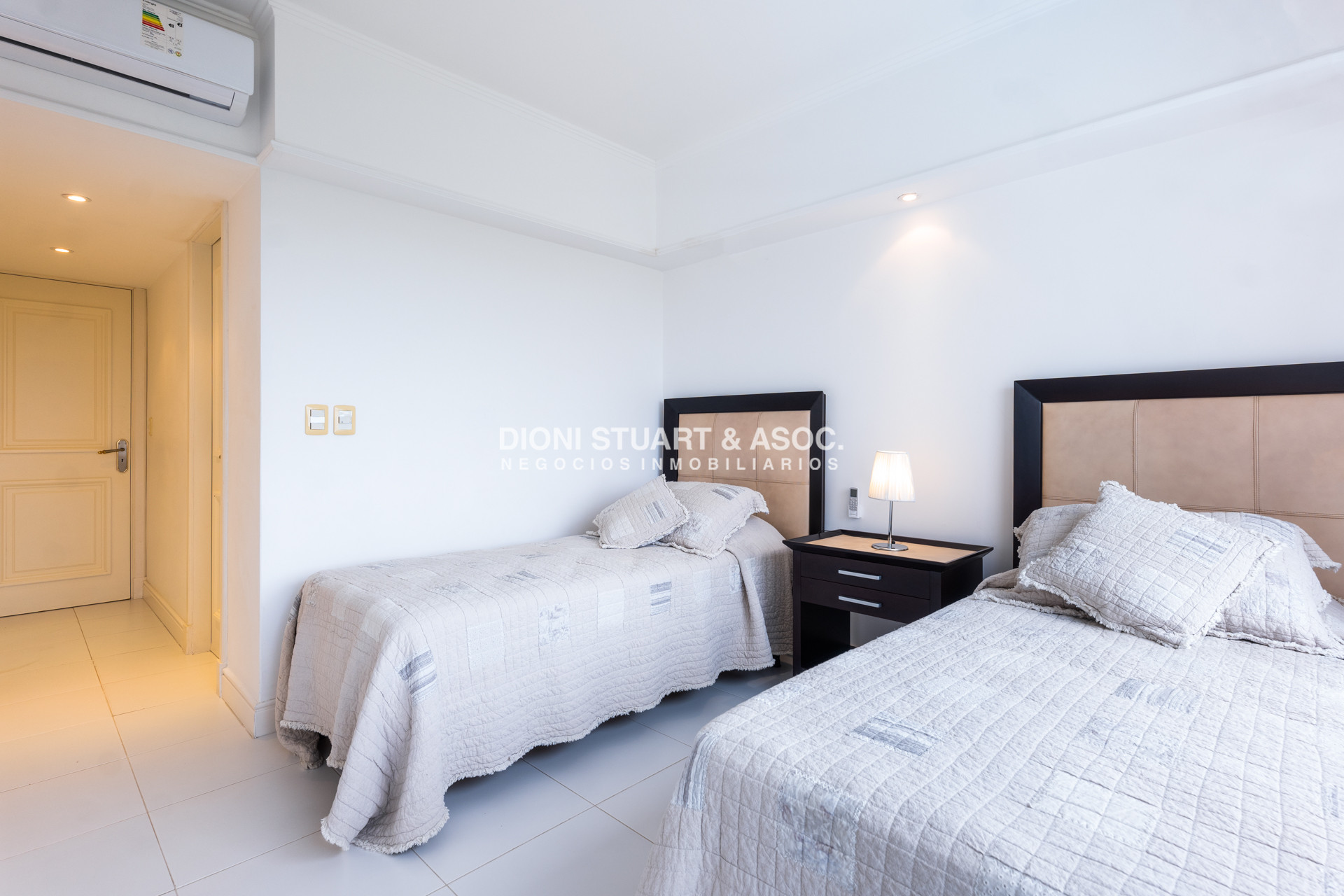 Apartamento ID.760 - DEPARTAMENTO EN VENTA EN PLAYA BRAVA PRIMER LINEA 4 DORMITORIOS EN SUITE - EDIF. AGUAS AZULES