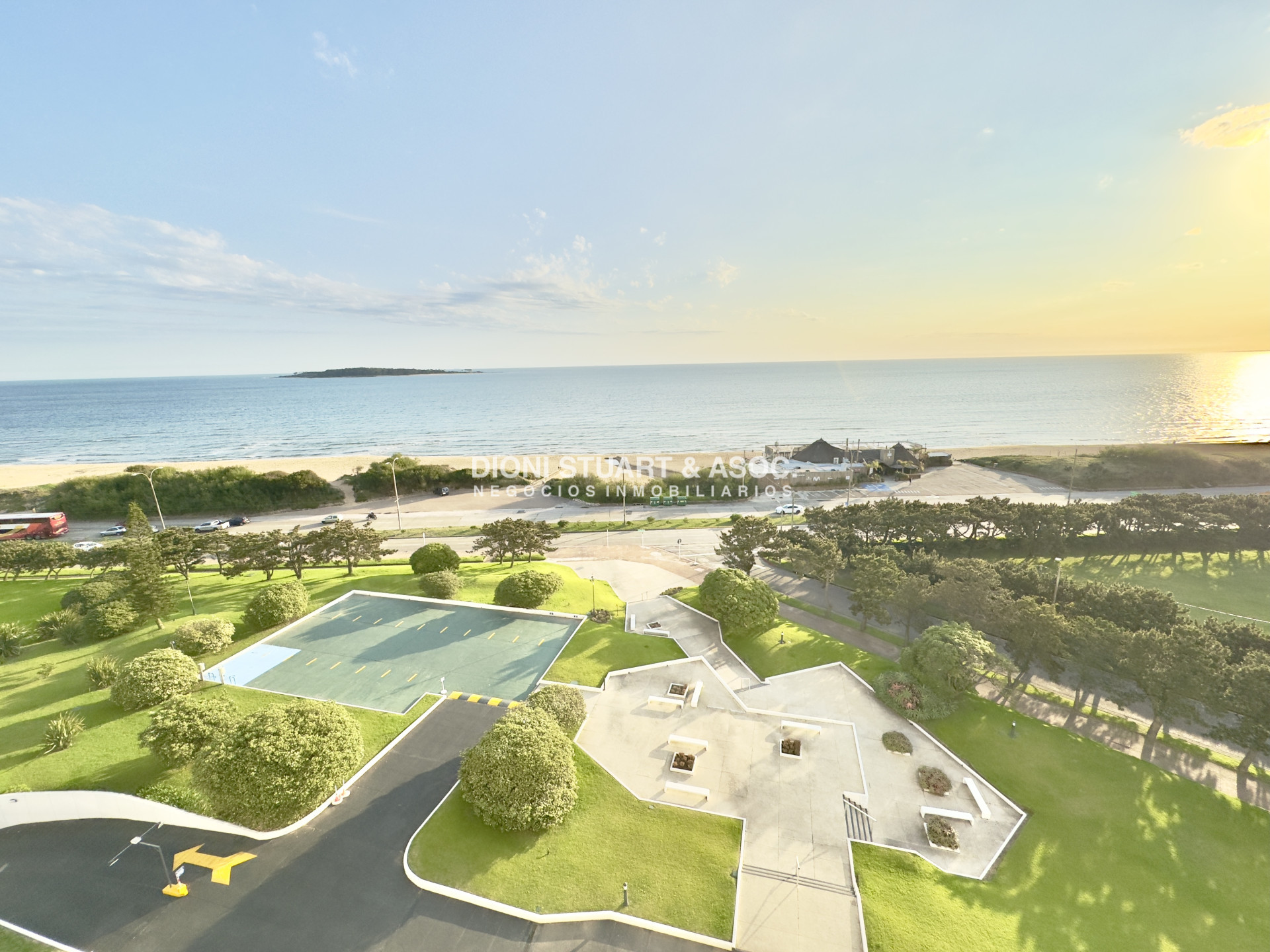 Apartamento ID.1105 - APARTAMENTO EN ALQUILER DE VERANO 2 DORMITORIO Y MEDIO FRENTE AL MAR TODOS LOS AMENITIES TORRE WASHINGTON COMPLEJO LINCOLN CENTER