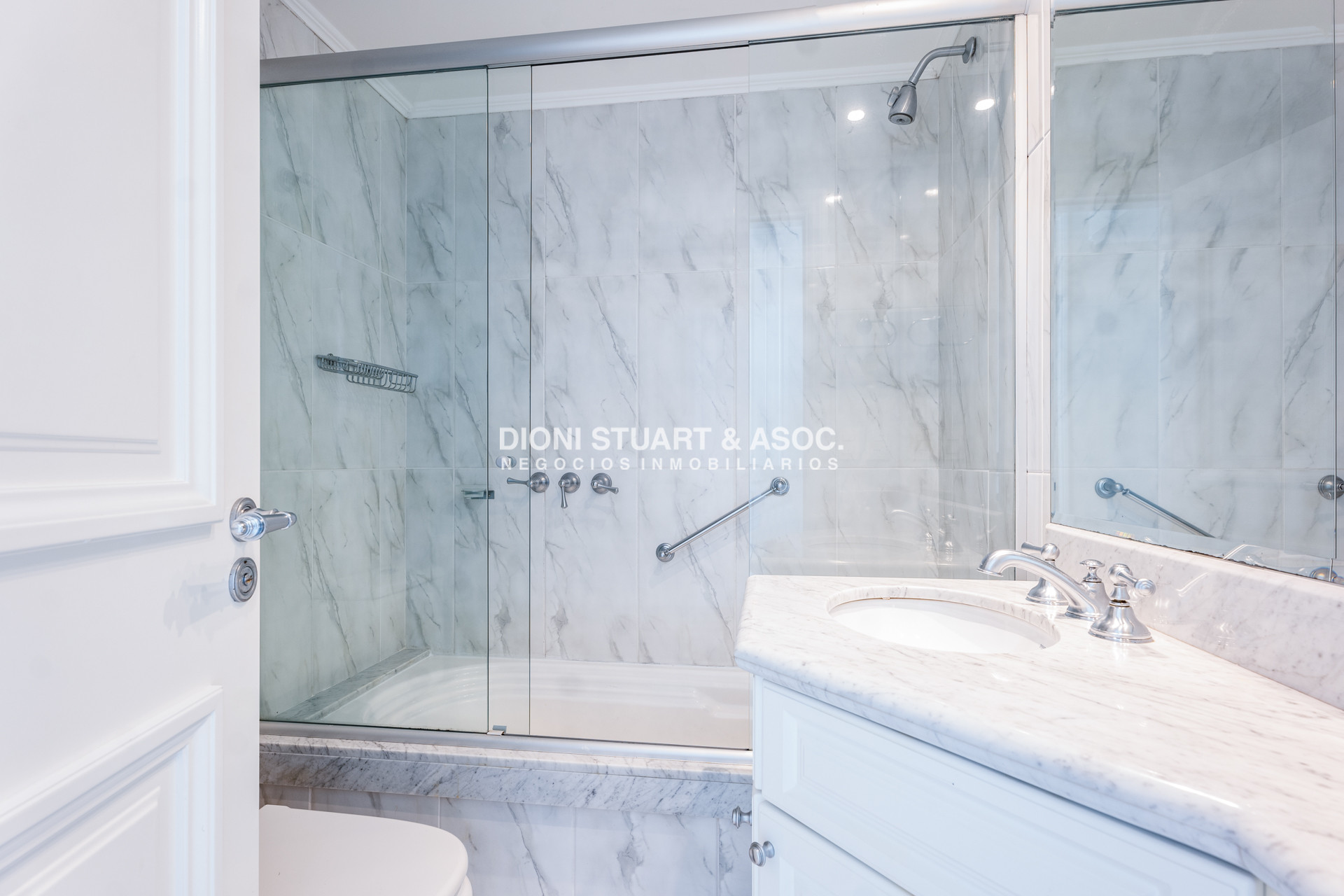 Apartamento ID.949 - DEPARTAMENTO ESQUINERO EN VENTA EN MILLENIUM TOWER PLAYA MANSA - 3 DORMITORIOS EN SUITE + DEPENDENCIA