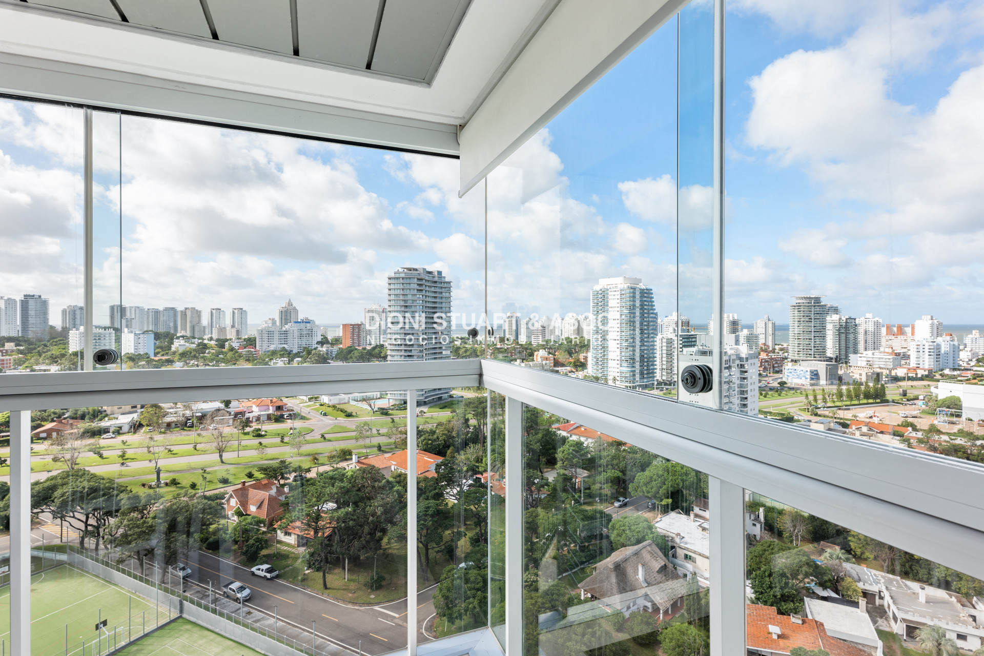 Apartamento ID.661 - Apartamento en Alquiler Invernal - Anual - Temporada - Edificio Miami Boulevard I - Playa Mansa - Punta del Este