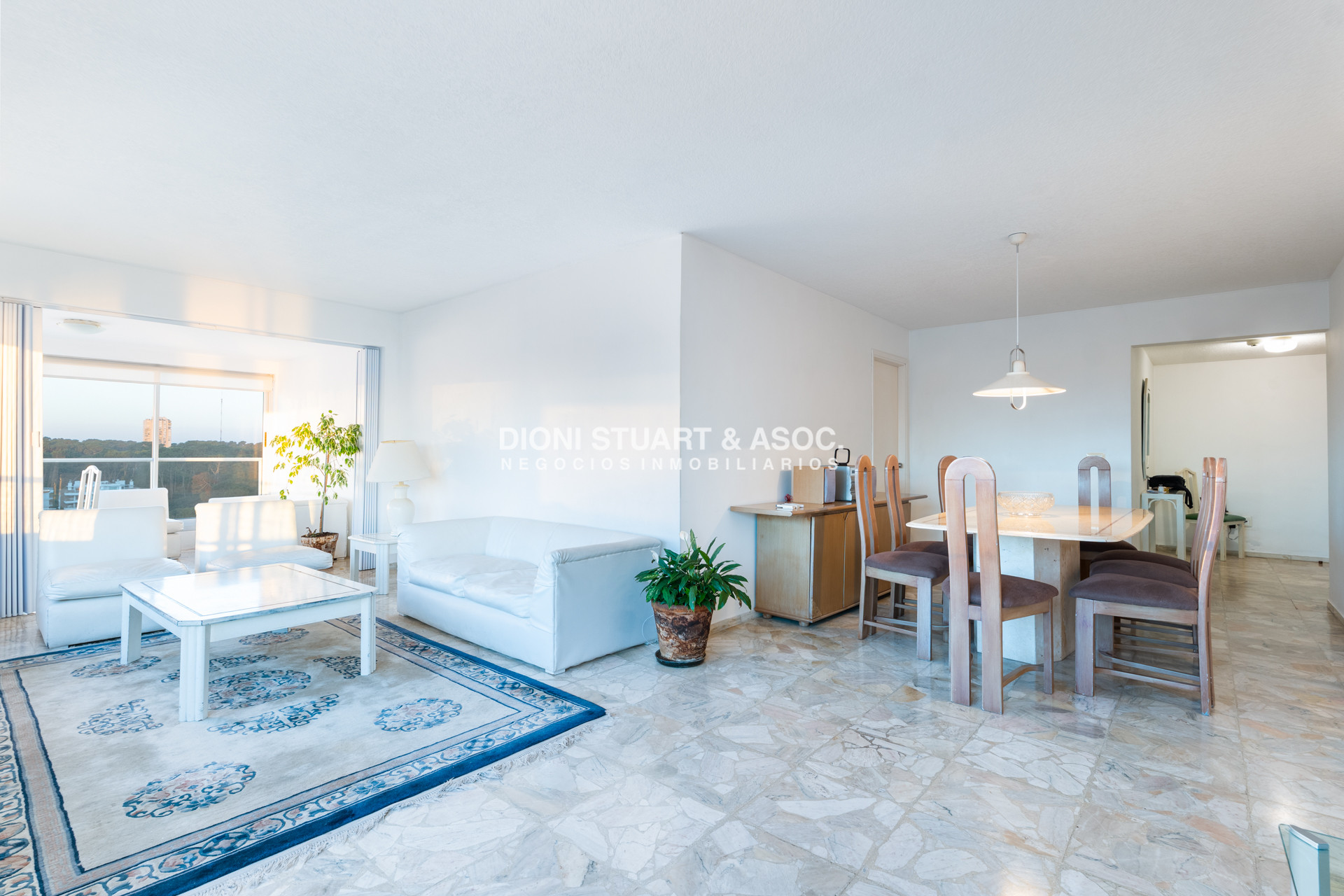 Apartamento ID.367 - SE VENDE DEPARTAMENTO PRIMERA LINEA MANSA - 2 DORM Y MEDIO - RECICLADO - TORRE WASHINGTON - COMPLEJO LINCOLN CENTER