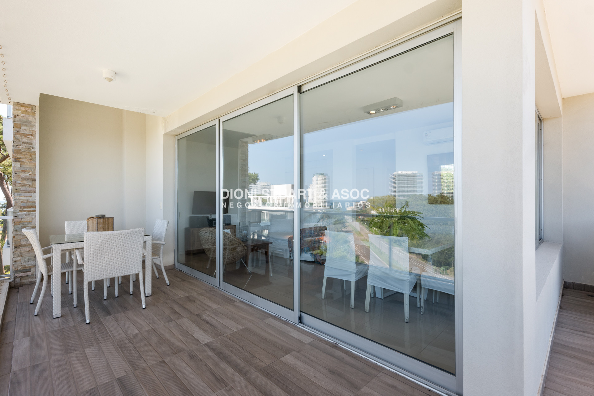 Apartamento ID.925 - DEPARTAMENTO PENT HOUSE EN VENTA - 3 DORM Y DEP. - PARRILLERO - PLAYA MANSA