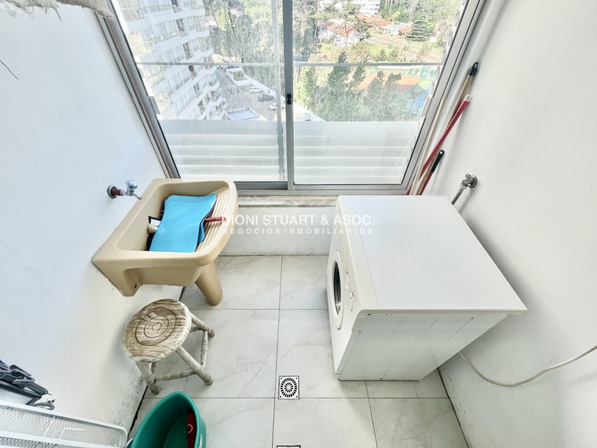 Apartamento ID.319 - Complejo Lincoln Center - En Venta - 2 Dorm + Dependencia - Playa Mansa