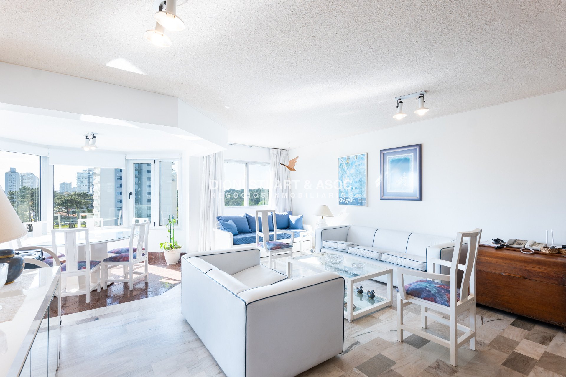 Apartamento ID.777 - Apartamento en Roosevelt Center en Venta - 3 Dormitorios 