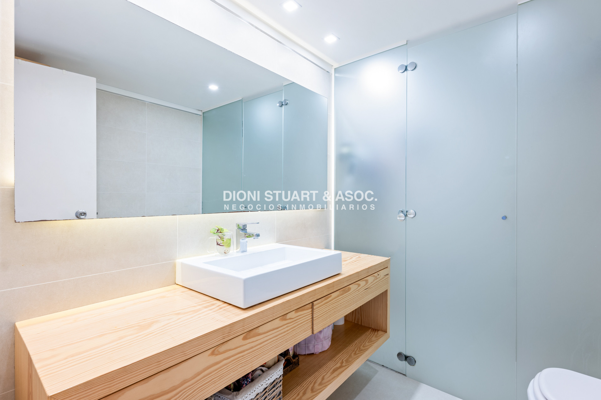 Apartamento ID.665 - DEPARTAMENTO EN VENTA EN PLAYA MANSA - 3 DORM Y DEP. - RECICLADO - COMPLEJO LINCOLN CENTER - TORRE JEFFERSON