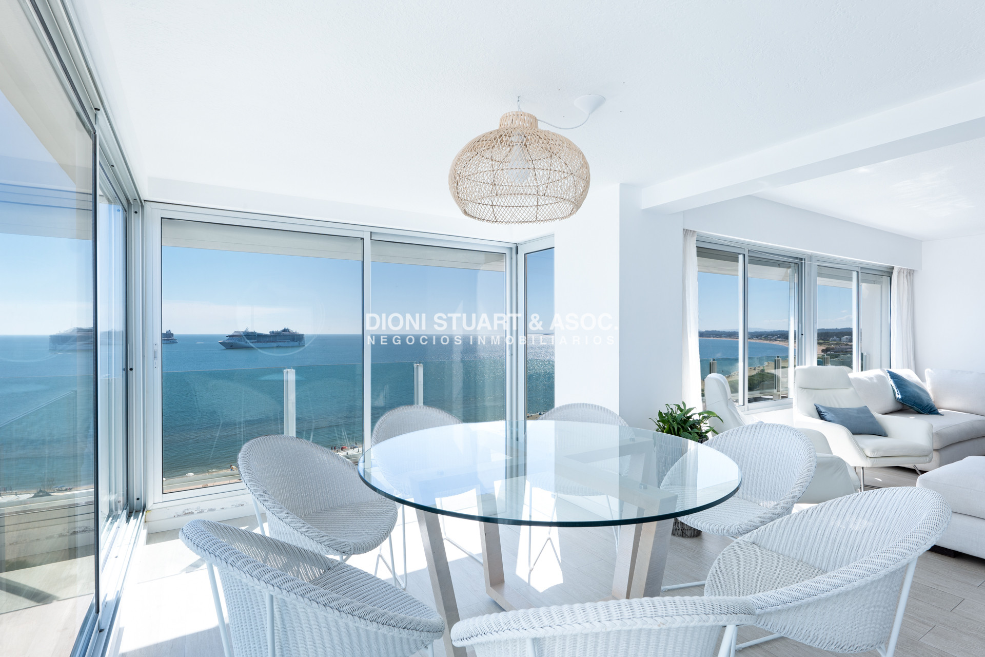 Apartamento ID.291 - APARTAMENTO DE 3 DORMITORIOS EN ALQUILER FRENTE AL MAR TORRE WASHINGTON COMPLEJO LINCOLN CENTER -  RECICLADO