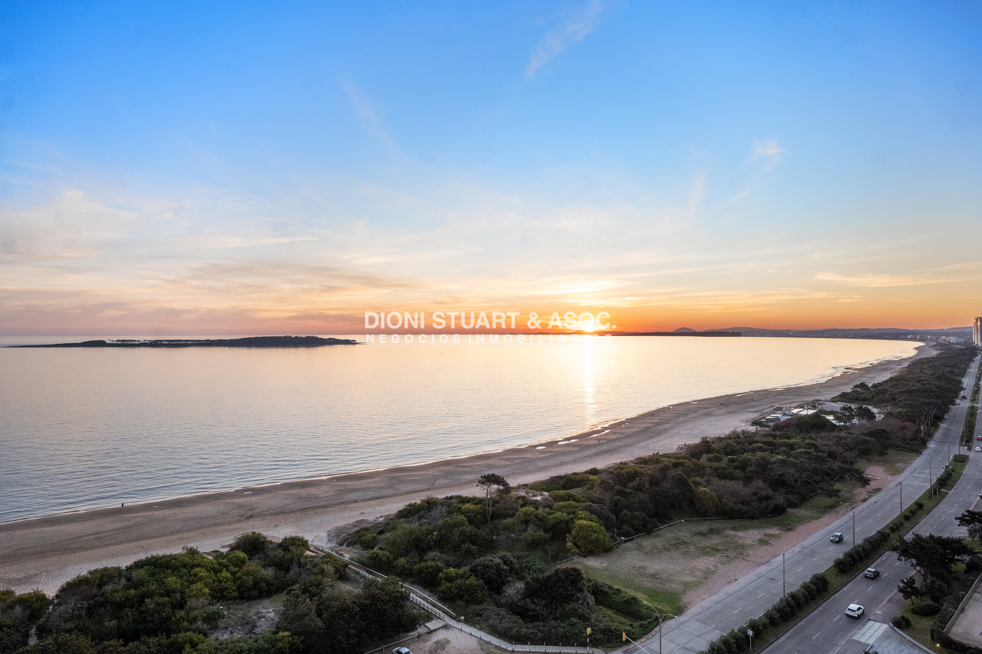 Apartamento ID.1055 - VENTA APARTAMENTO 6 DORMITORIOS - TEQUENDAMA I - PENT HOUSE DUPLEX - PLAYA MANSA 