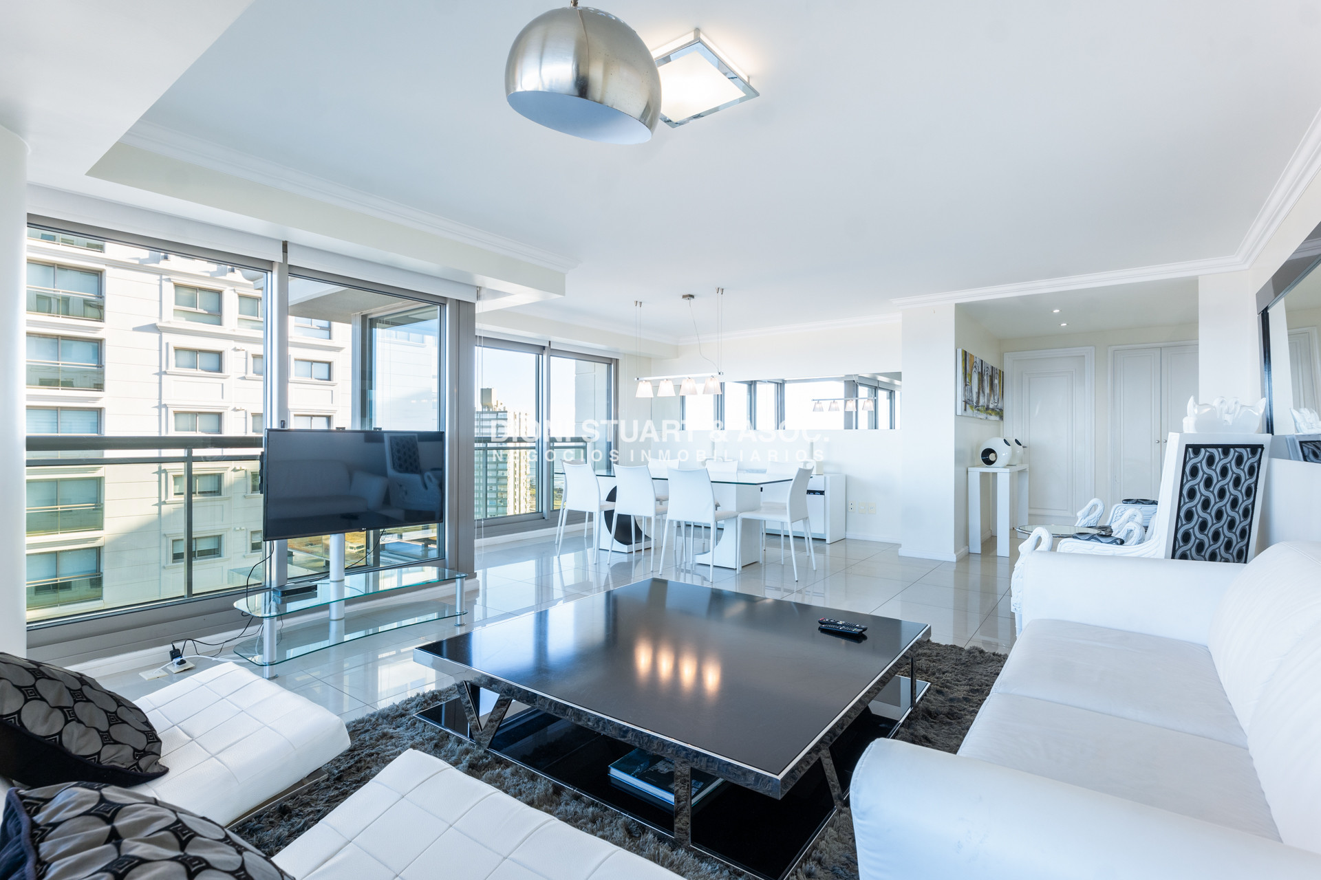 Apartamento ID.982 - APARTAMENTO EN IMPERIALE I EN VENTA - ESQUINERO - 3 DORMITORIOS EN SUITE + DEPENDENCIA