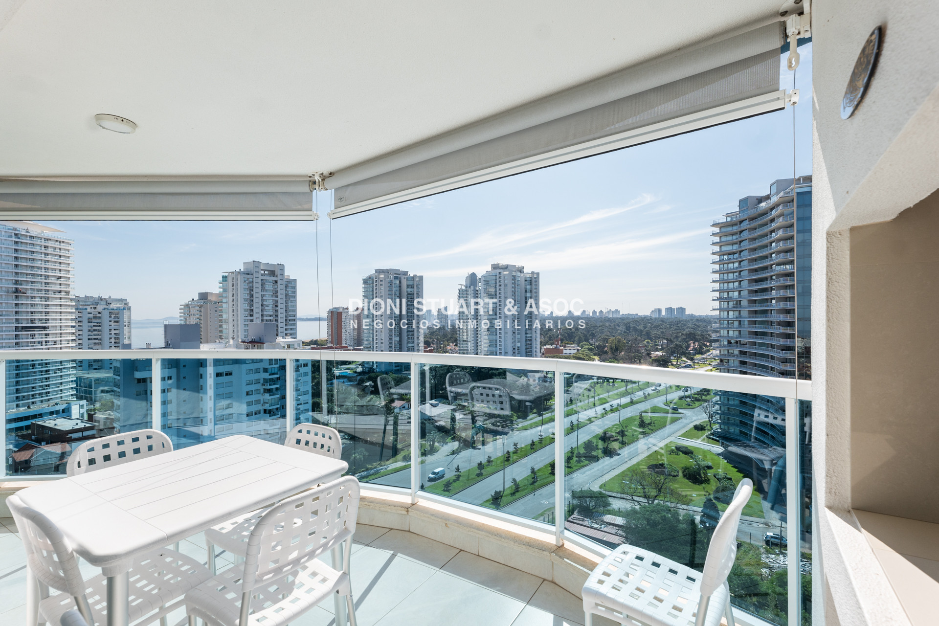 Apartamento ID.739 - DEPARTAMENTO EN VENTA EN CASINO TOWER - 2 DORM EN SUITE - TODOS LOS AMENITIES