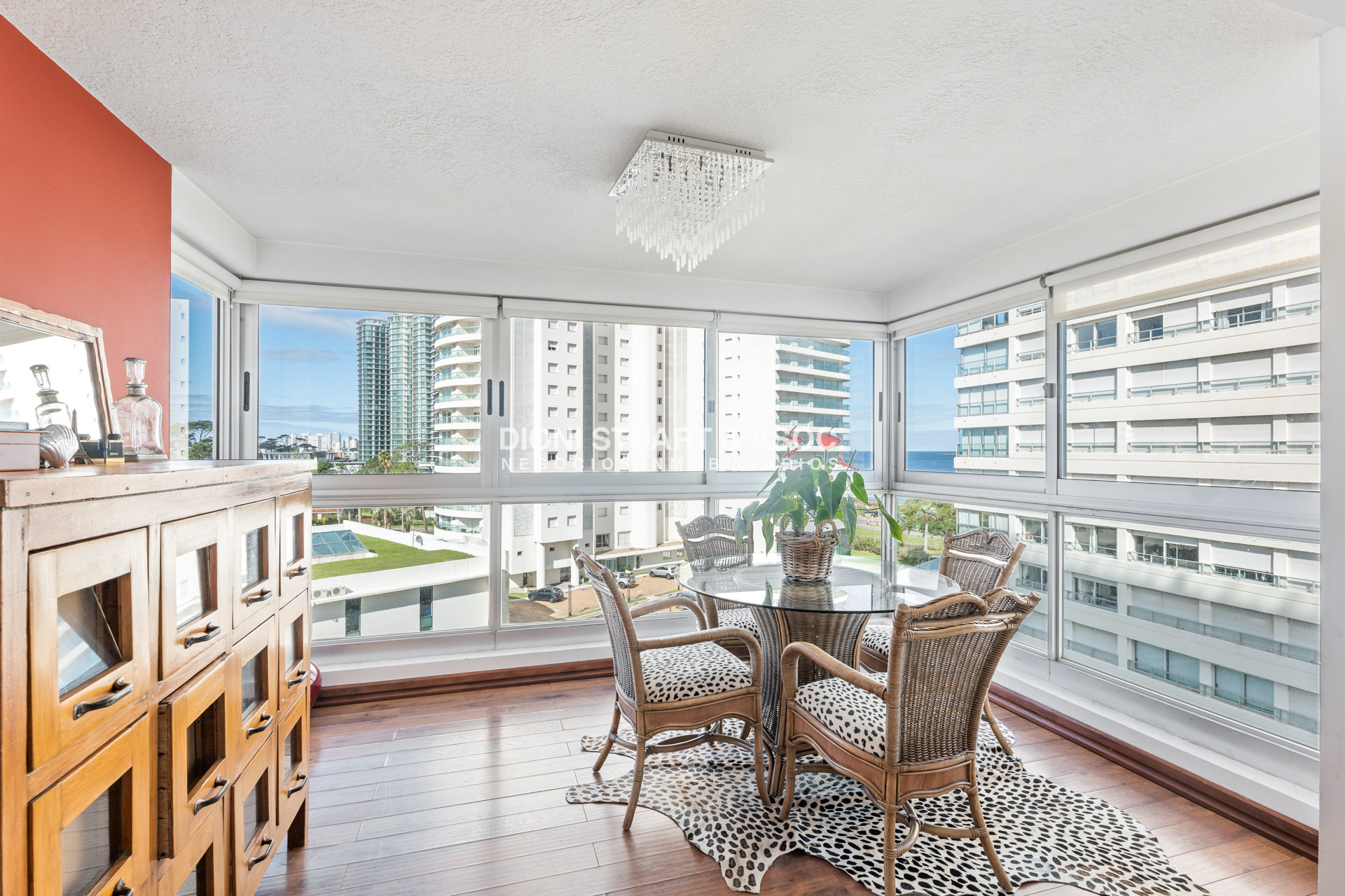 Apartamento ID.665 - DEPARTAMENTO EN VENTA EN PLAYA MANSA - 3 DORM Y DEP. - RECICLADO - COMPLEJO LINCOLN CENTER - TORRE JEFFERSON